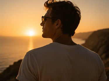 ASCEND 21 Gelbe Deko Sonnenbrille – Vintage Style Brille mit gelben Gläsern – Retro Fashion Sonnenbrille für Festival, Auto, Outfit & Streetwear