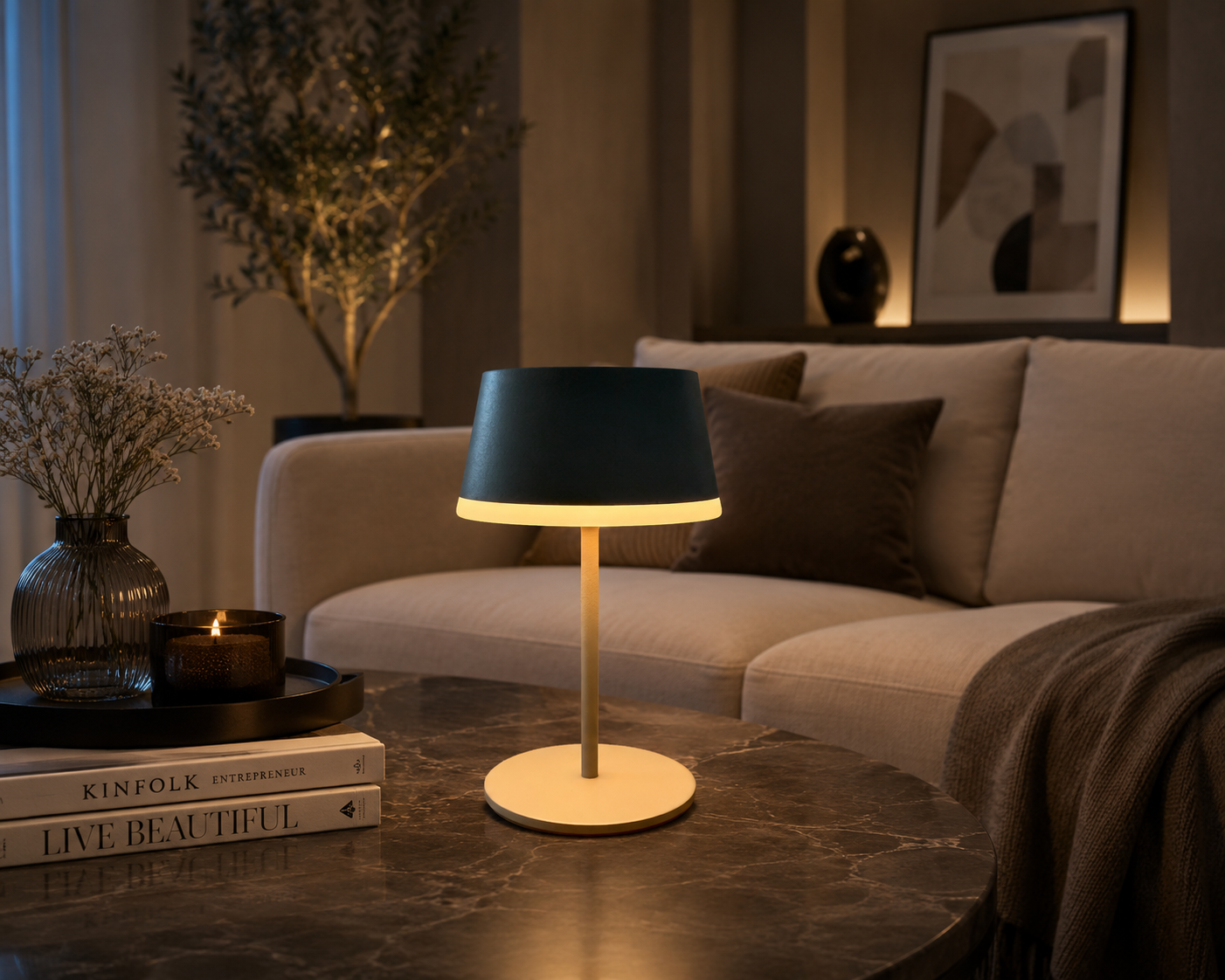 ASCEND 21 Noor Sand Tischlampe – Minimalistische Designleuchte in Sandfarbe, Dimmbar, Warmweißes Licht, Modernes Wohnaccessoire für Wohnzimmer, Schlafzimmer & Esstisch