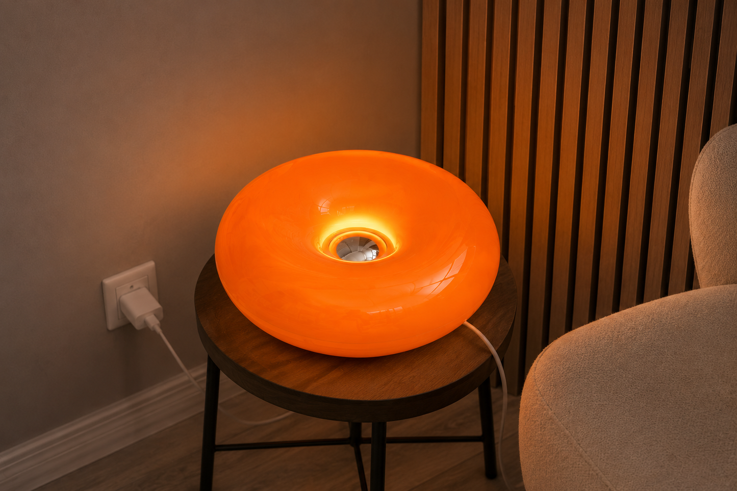 ASCEND 21 OrbitGlow Glass – Design LED Tischlampe aus Glas – Futuristische Space-Age Leuchte mit warmem Ambientelicht – USB-Lampe für Wohnzimmer, Schlafzimmer & Homeoffice
