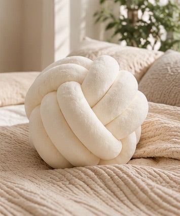 Limitiertes Twist Pure Knotenkissen Weiß – stylisch & gemütlich