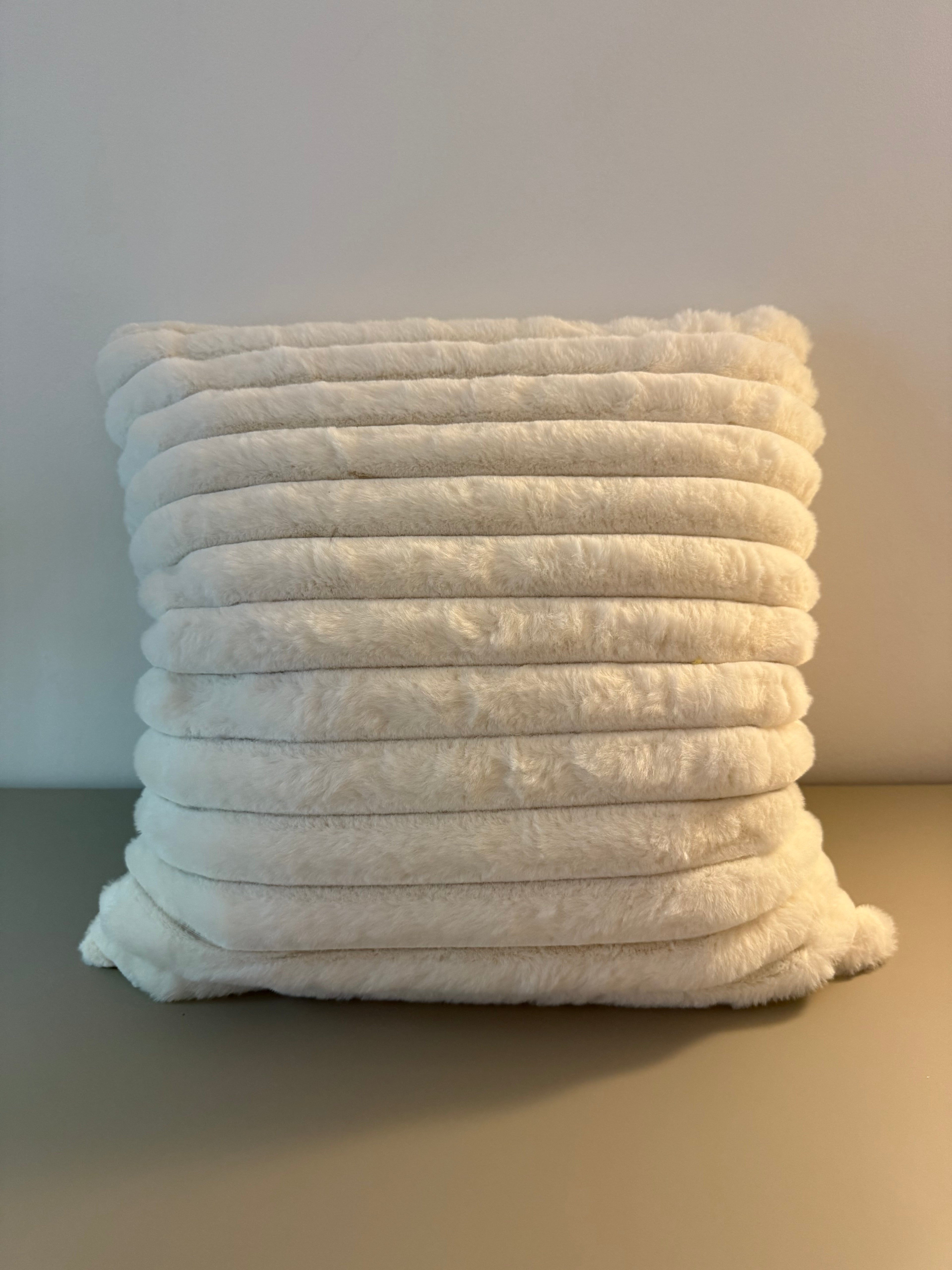 Limitiertes Pure Cloud Dekokissen – elegant & gemütlich im Sommer