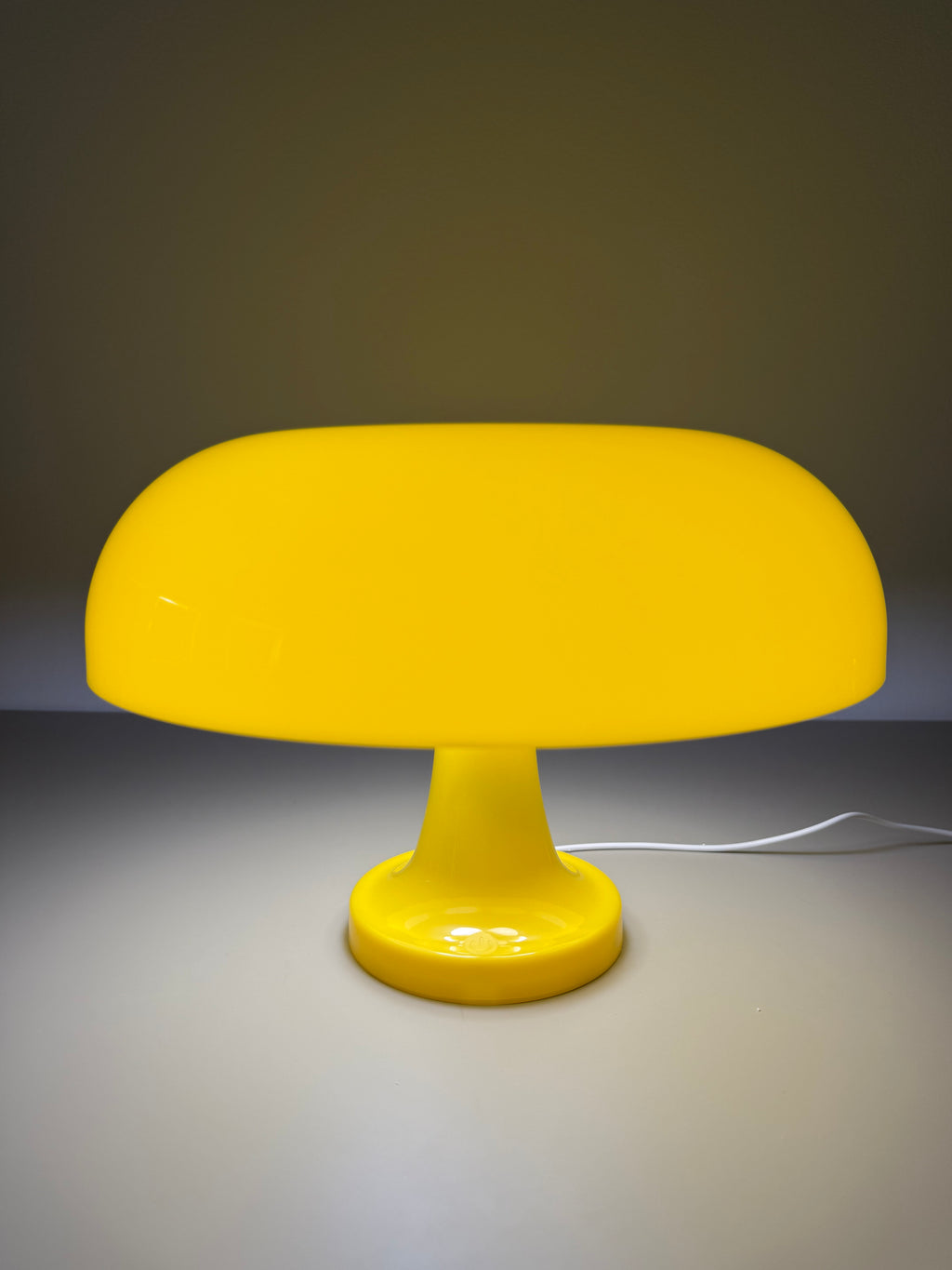 Sunny Shroom – Die gelbe Pilzlampe mit Retro-Vibe