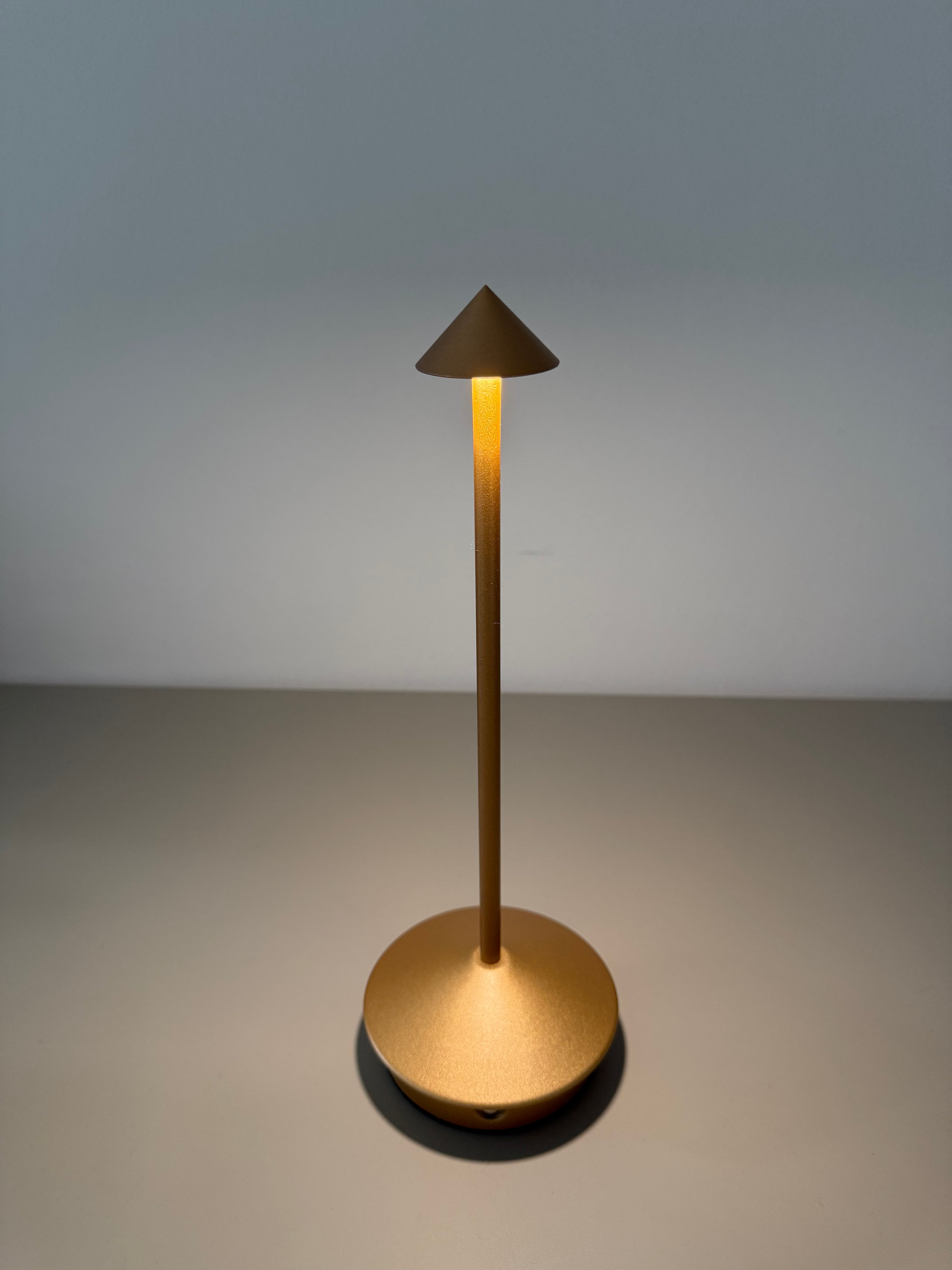 Golden Arrow – Eleganz & Warmes LED-Licht