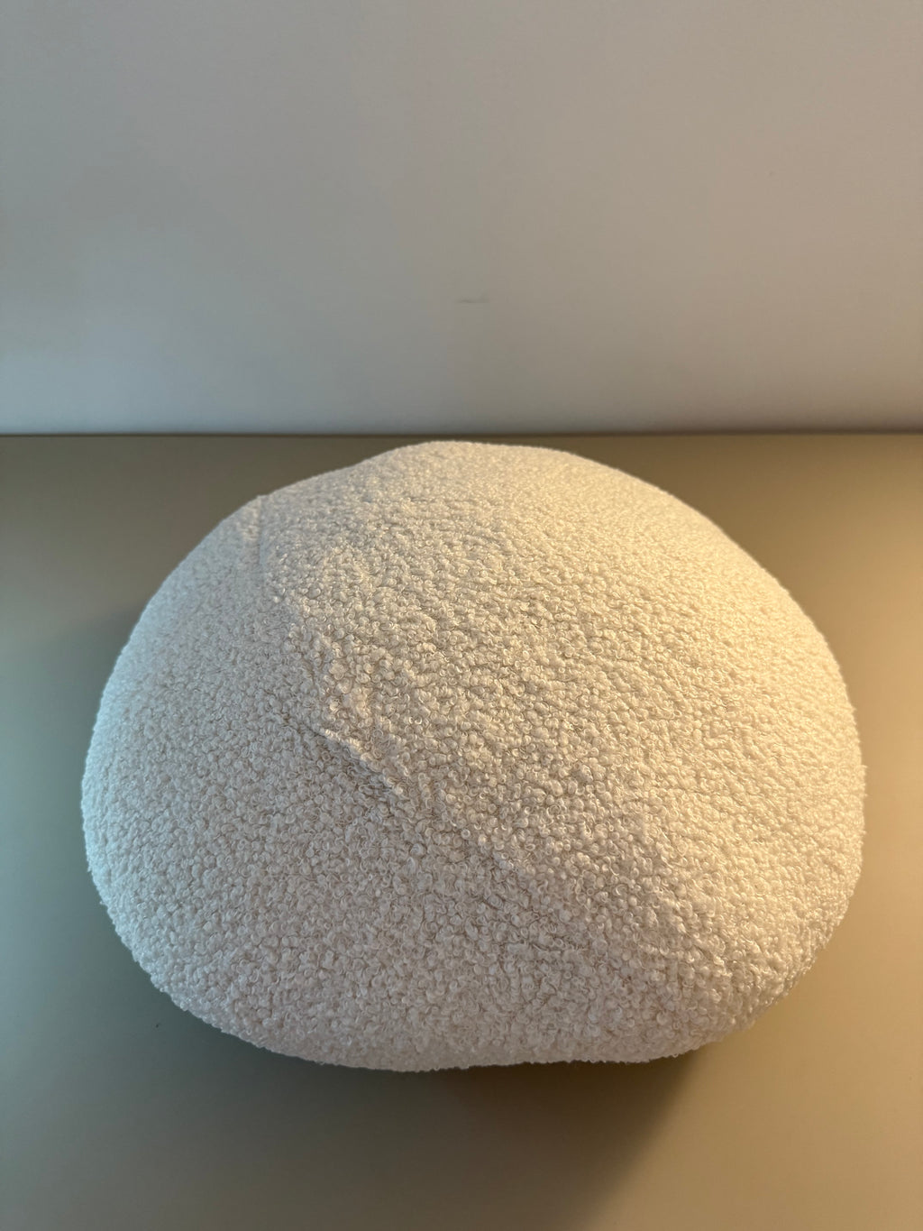 Limitiertes Urban Calm Zierkissen – modern & gemütlich im Sommer