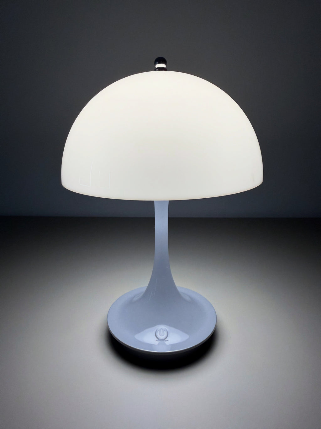 Limitierte Slate Calm Pilzlampe – grau & stilvoll im Sommerabend