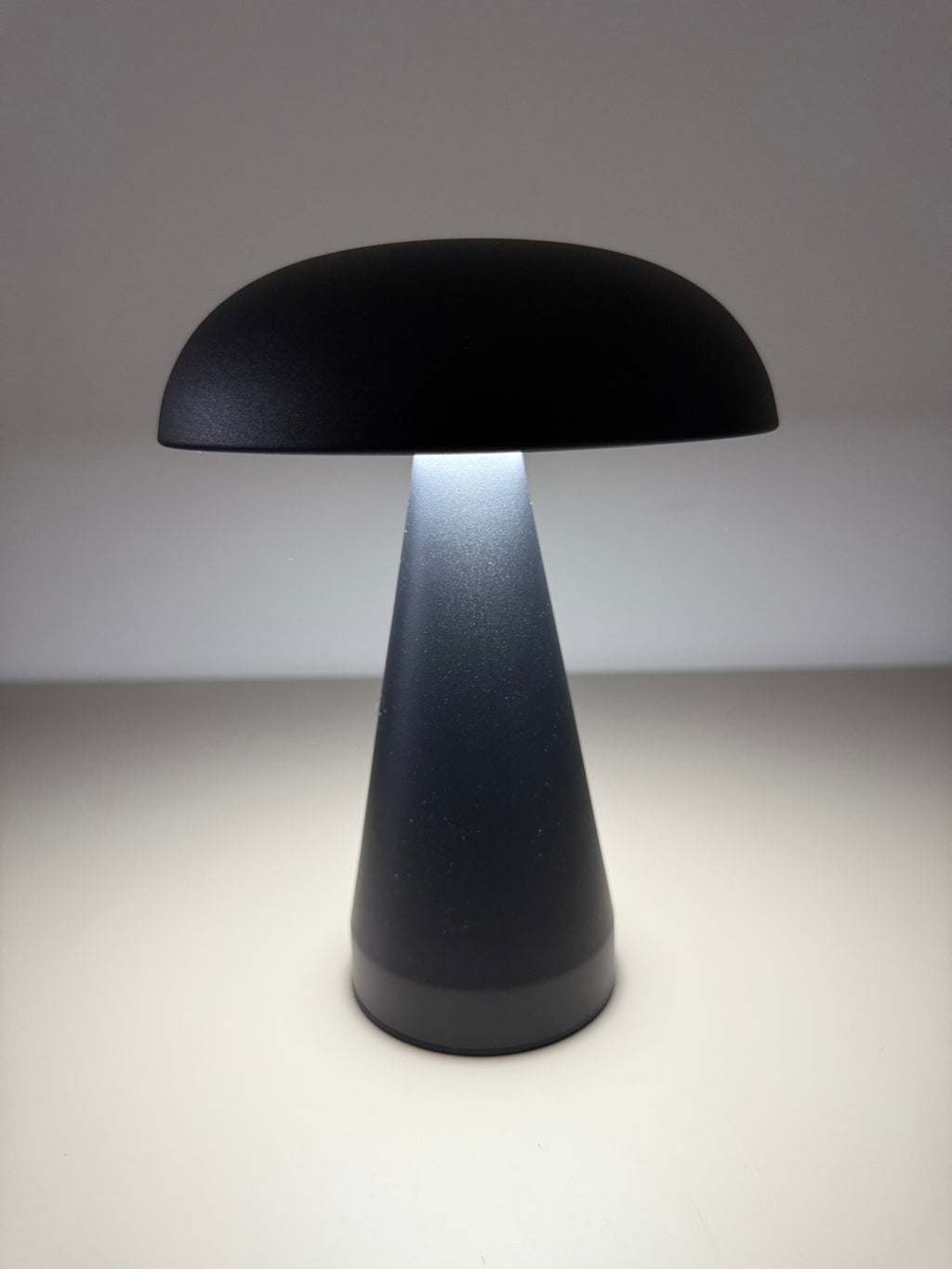 LUMO Black - LED Akkulampe