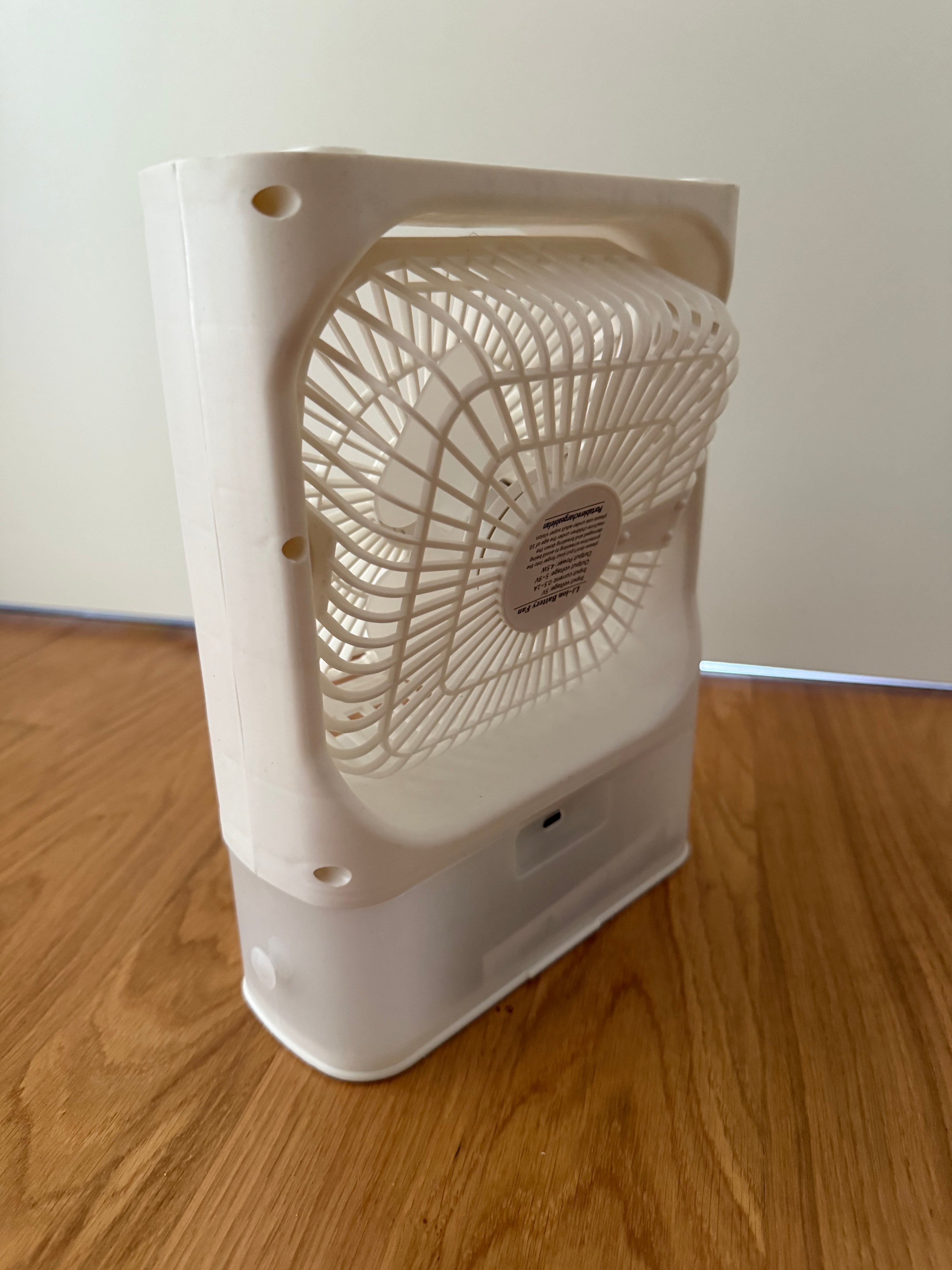 Mobiler Luftkühler - neu & kompakt, mit Wassertank & Ventilator