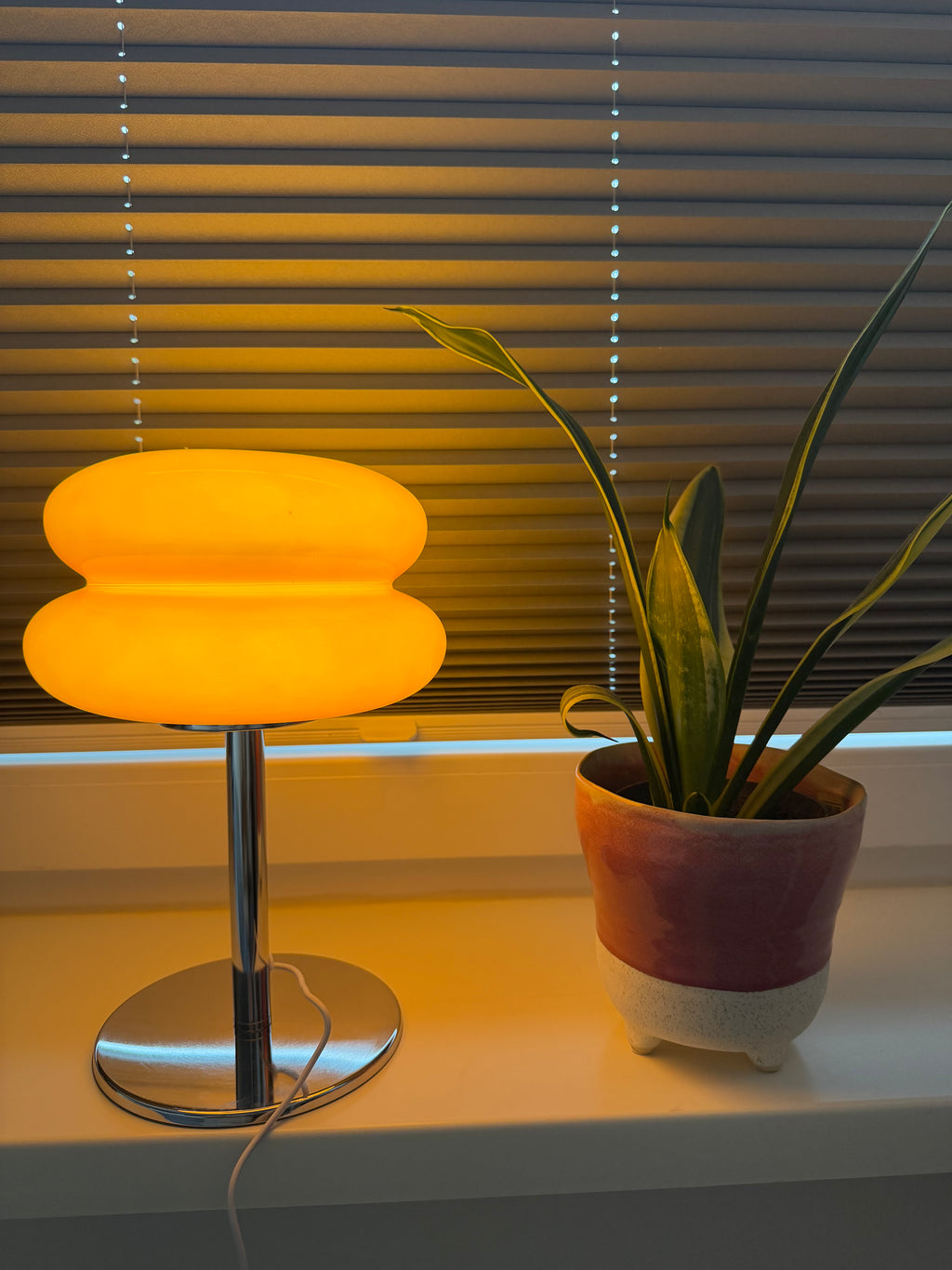 Aurora Flame - Tischlampe - Chromfuß & Kabel – Retro Look