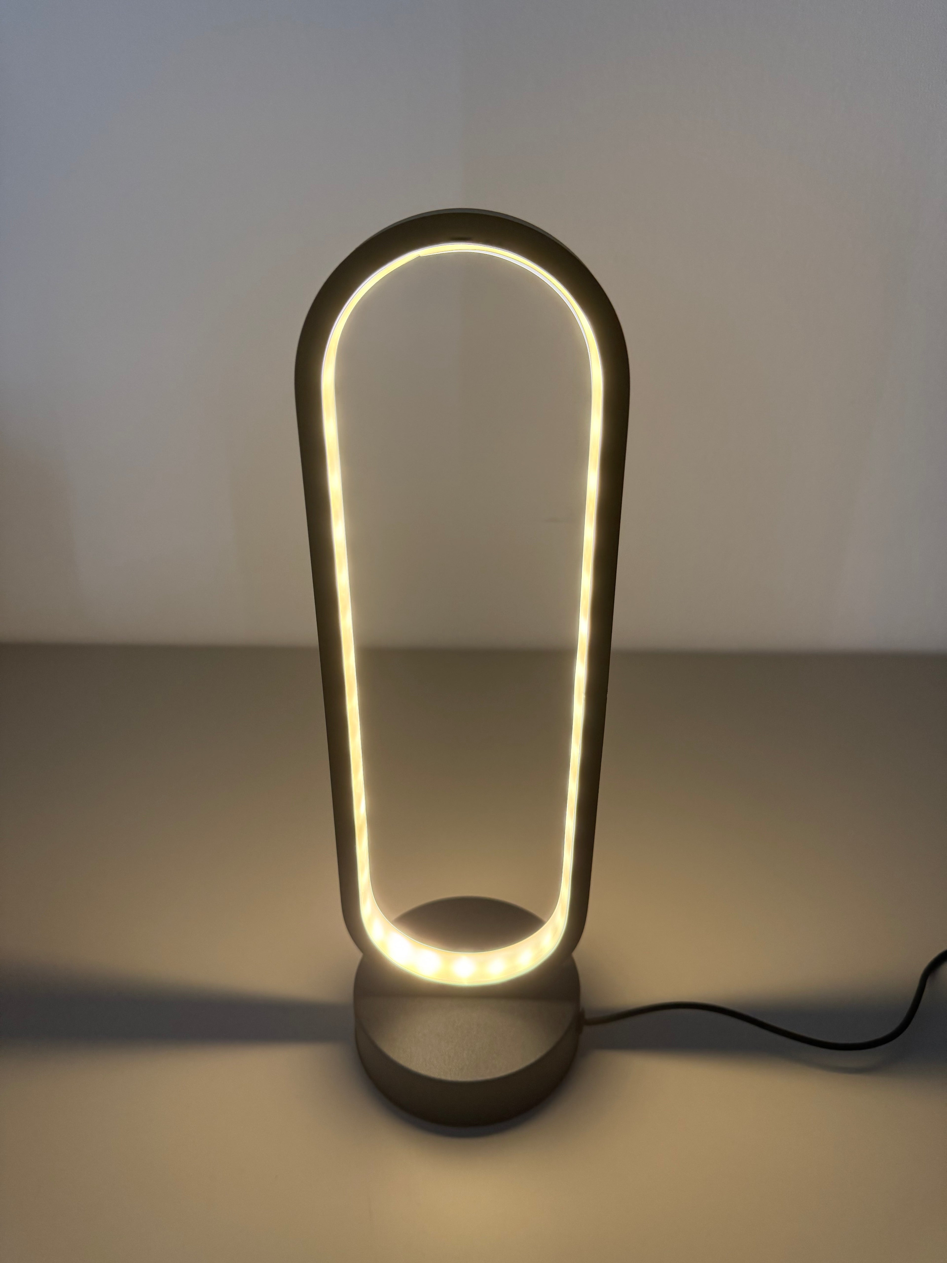 NeoLight – Futuristische LED-Kabellampe