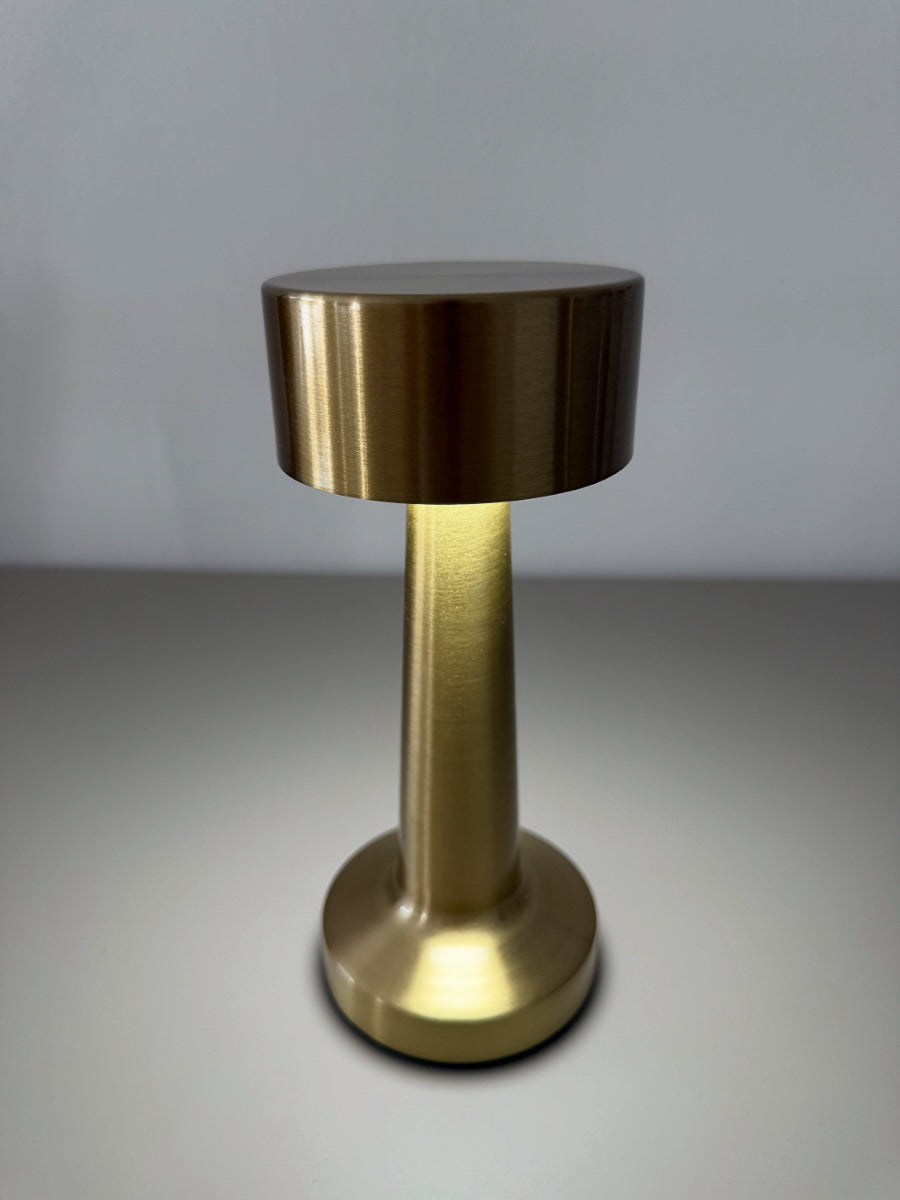 Limitierte Golden Minimal LED-Tischlampe – minimalistisch & warm