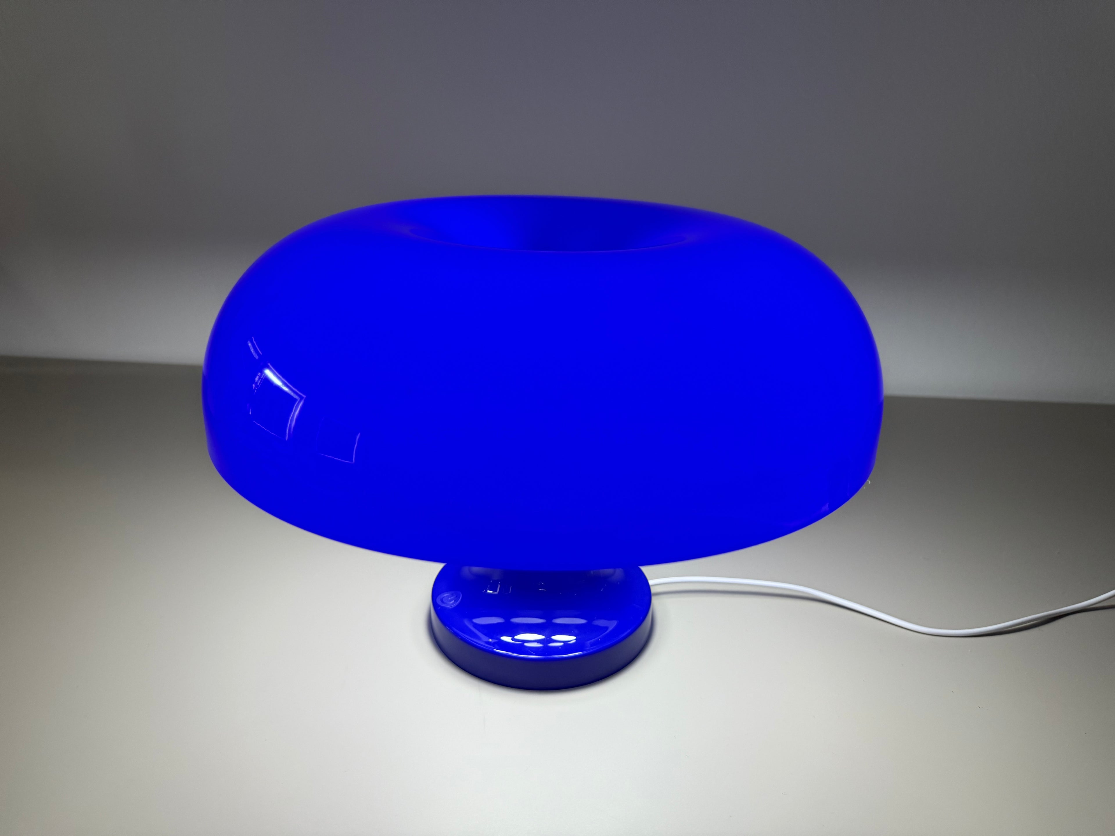 LUMINA COBALTO – Blaue Pilzlampe mit Kabel im Retro-Design