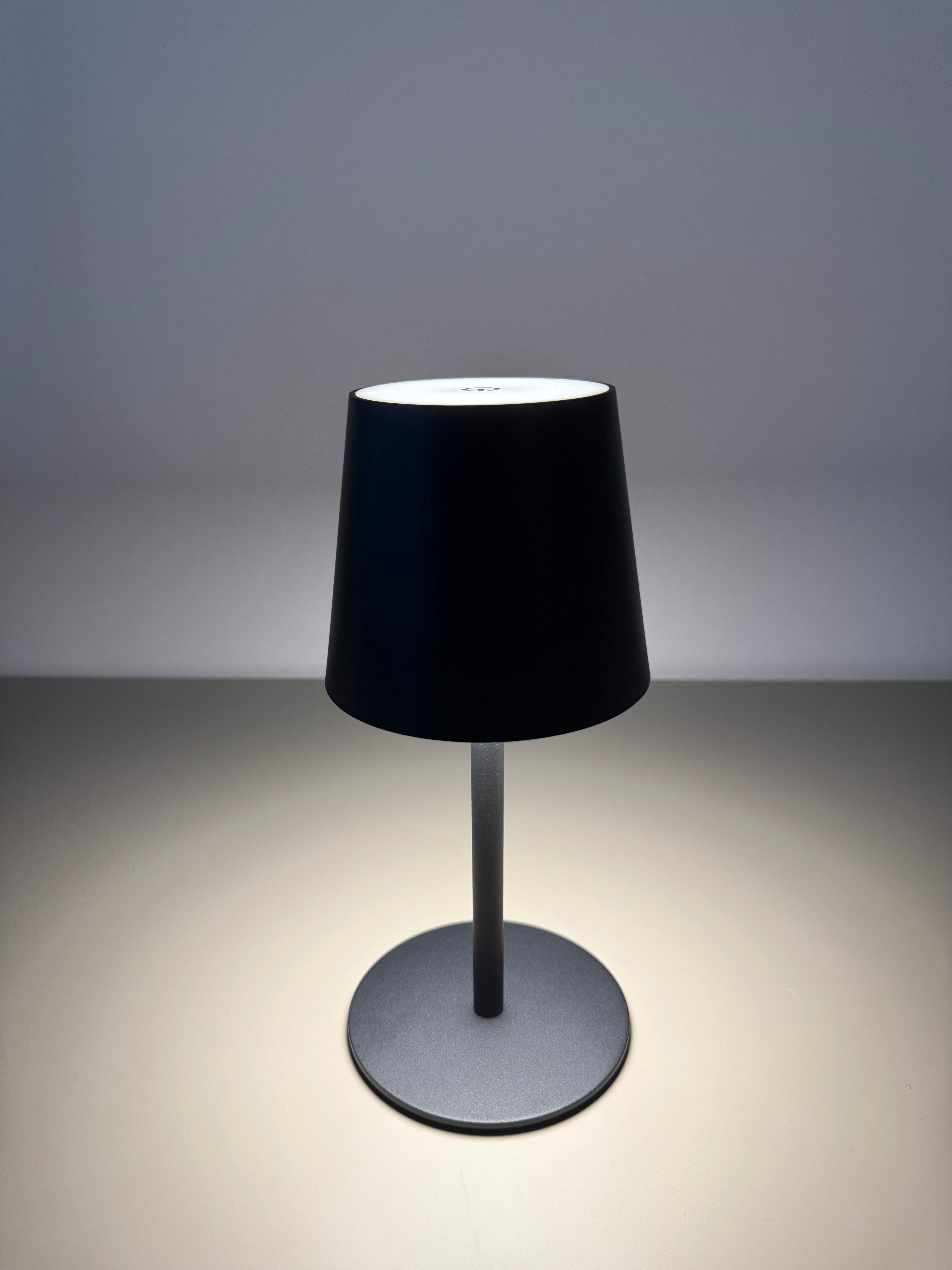 Noir Touch – Akku-Tischlampe mit Touch & warmweißem Licht