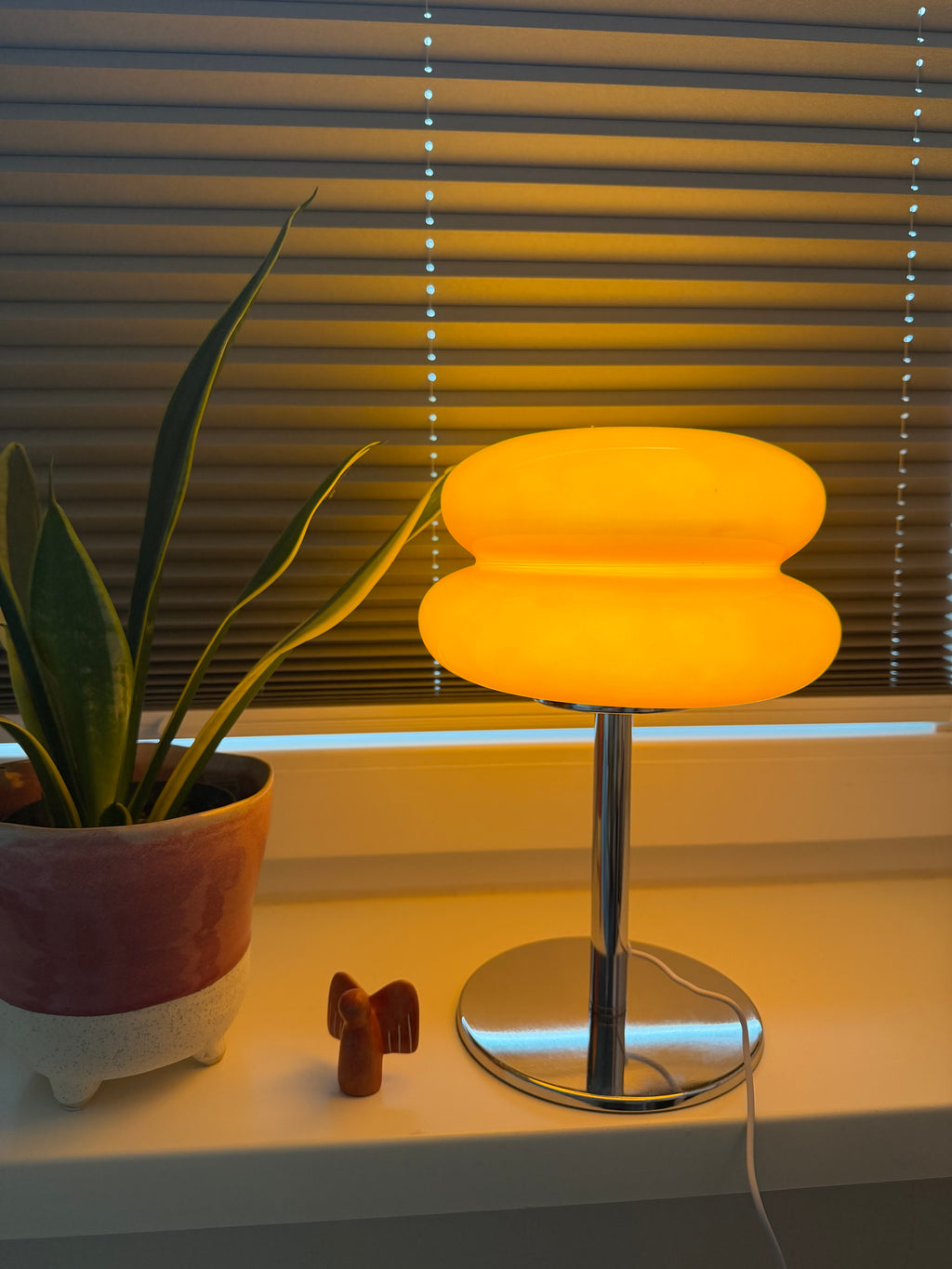 Aurora Flame - Tischlampe - Chromfuß & Kabel – Retro Look