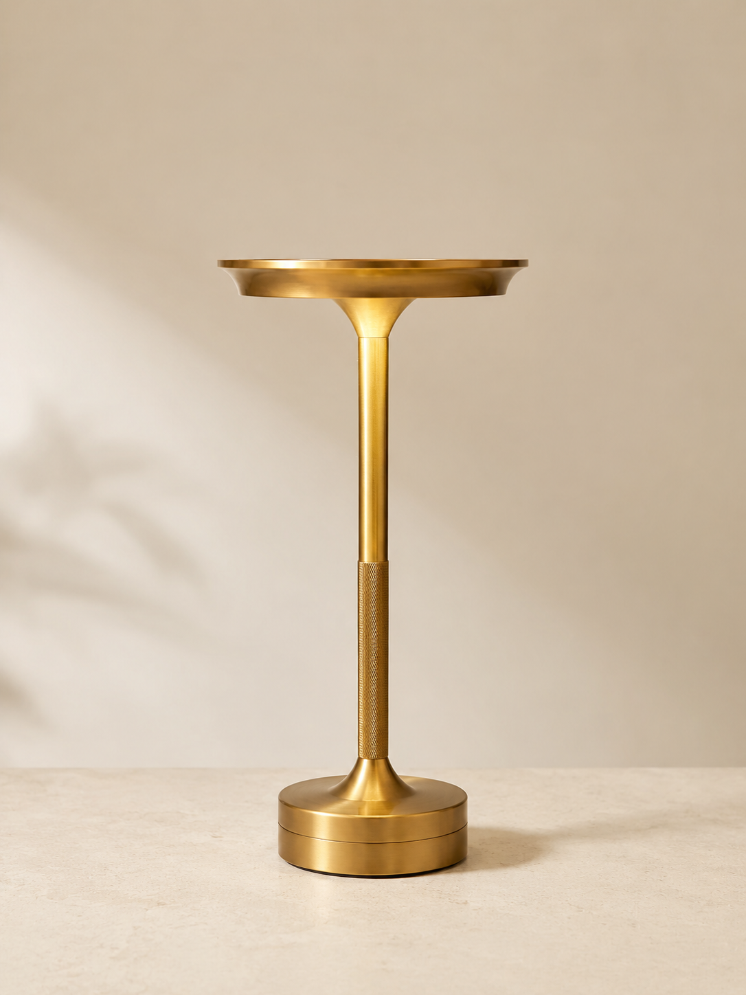 ASCEND 21 GOLDEN HALO™ LED-Tischlampe – Goldene Designleuchte – dimmbar mit 3 Lichtfarben – mobile Tischleuchte für Wohnzimmer, Schlafzimmer & Esstisch