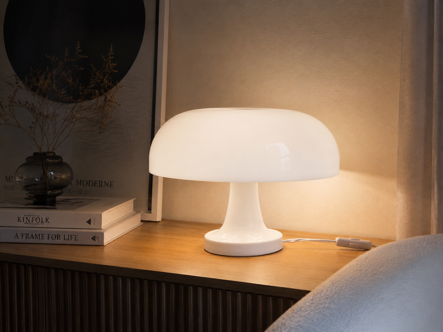 LumiShroom Classic – Zeitlose Retro-Ästhetik in modernem Weiß