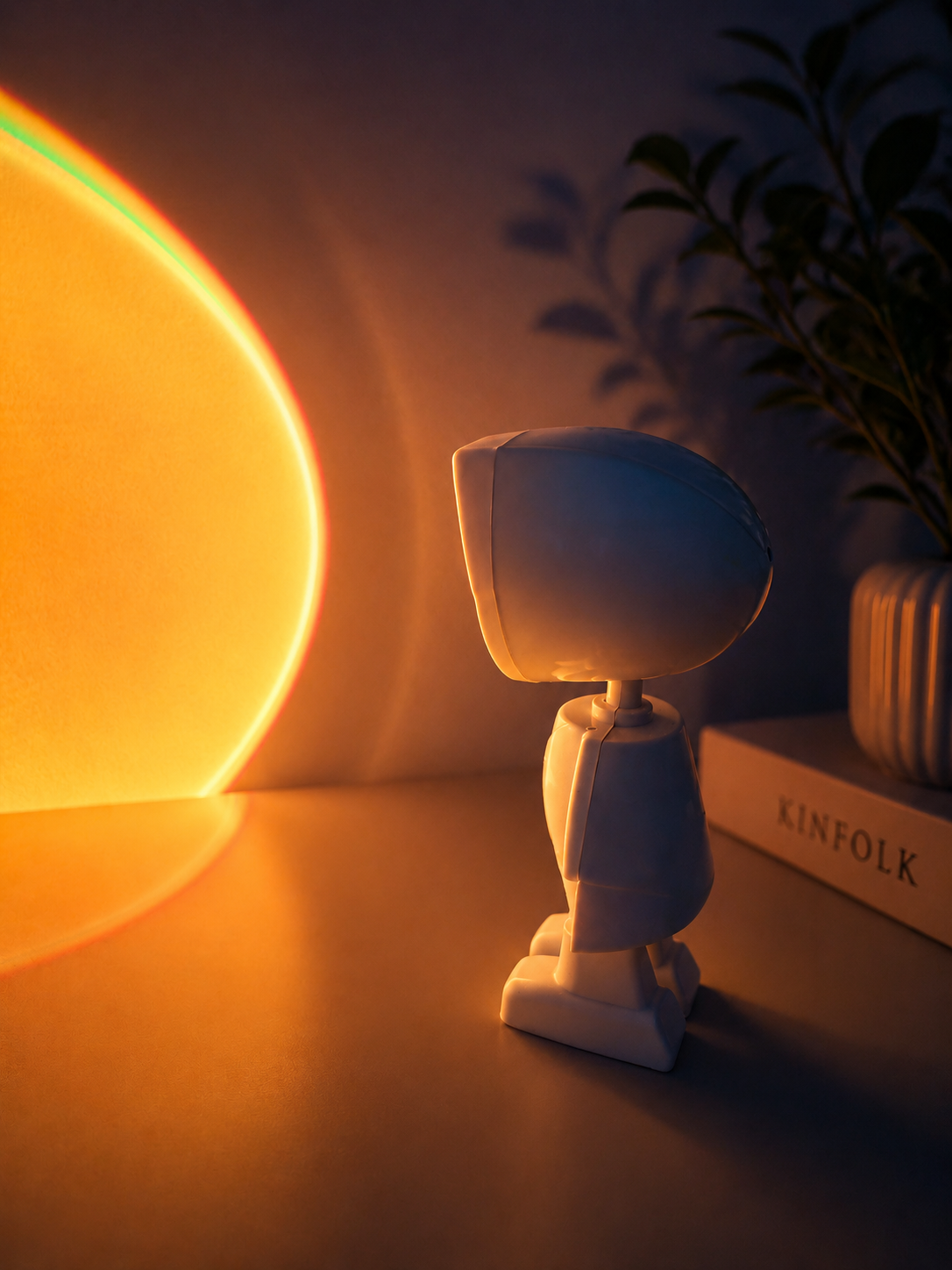 ASCEND 21 Sunset Hero LED Figur – Stylische Actionfigur mit Ambientelicht – Dekoratives Nachtlicht für Kinderzimmer, Gaming Room & Schlafzimmer – Cozy Mood Light