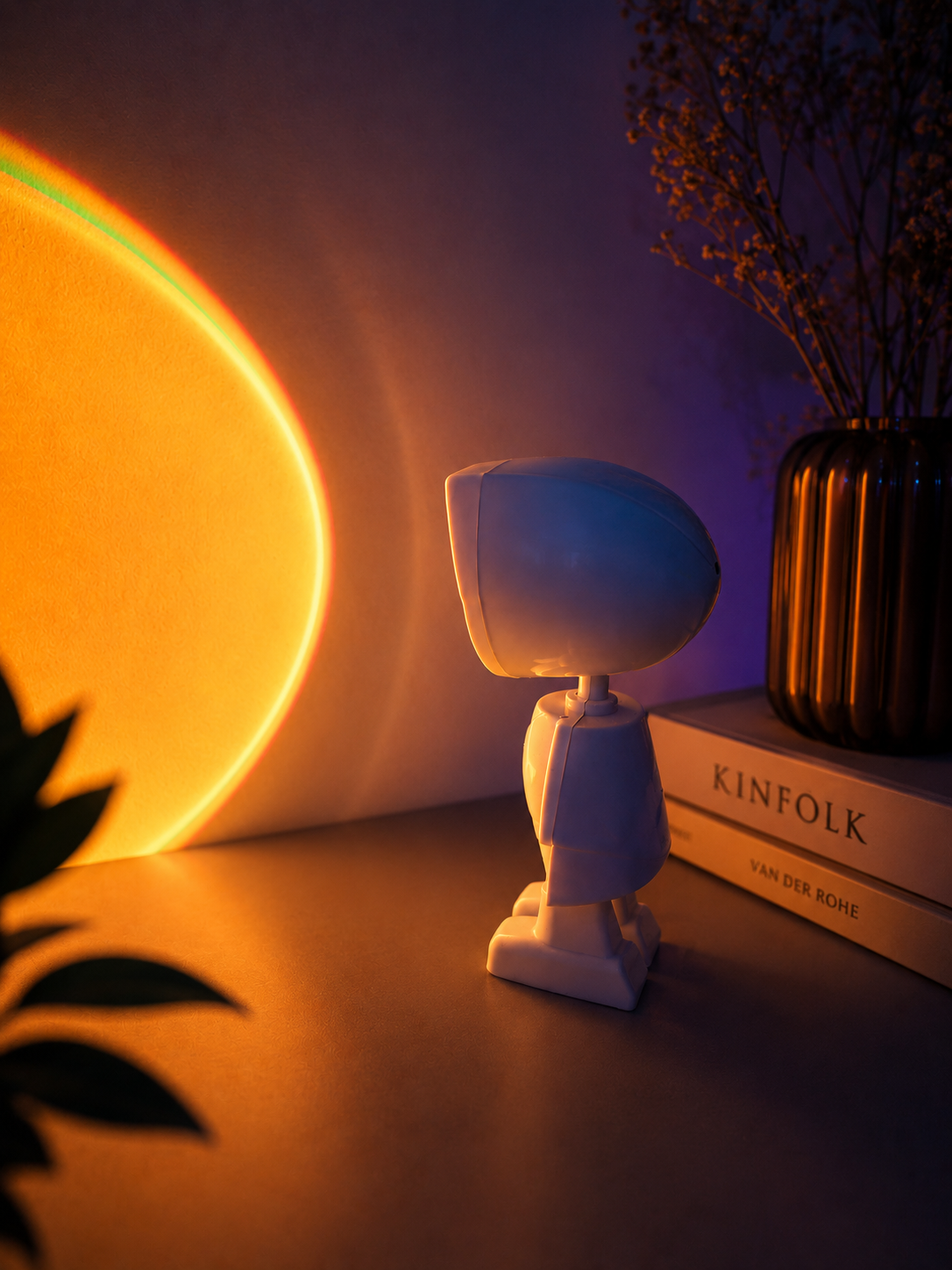ASCEND 21 Sunset Hero LED Figur – Stylische Actionfigur mit Ambientelicht – Dekoratives Nachtlicht für Kinderzimmer, Gaming Room & Schlafzimmer – Cozy Mood Light