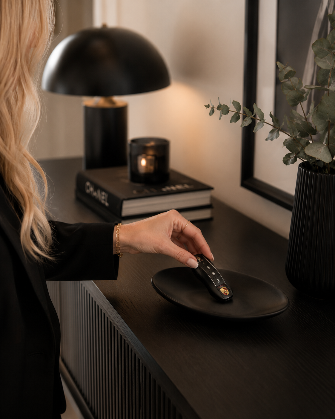 ASCEND 21 TrayOne Black – Matte Ablageschale in Schwarz | Dekorative Schlüsselschale für Schlüssel, Münzen, Schmuck & Alltagsgegenstände | Modernes Design für Flur, Büro & Wohnzimmer