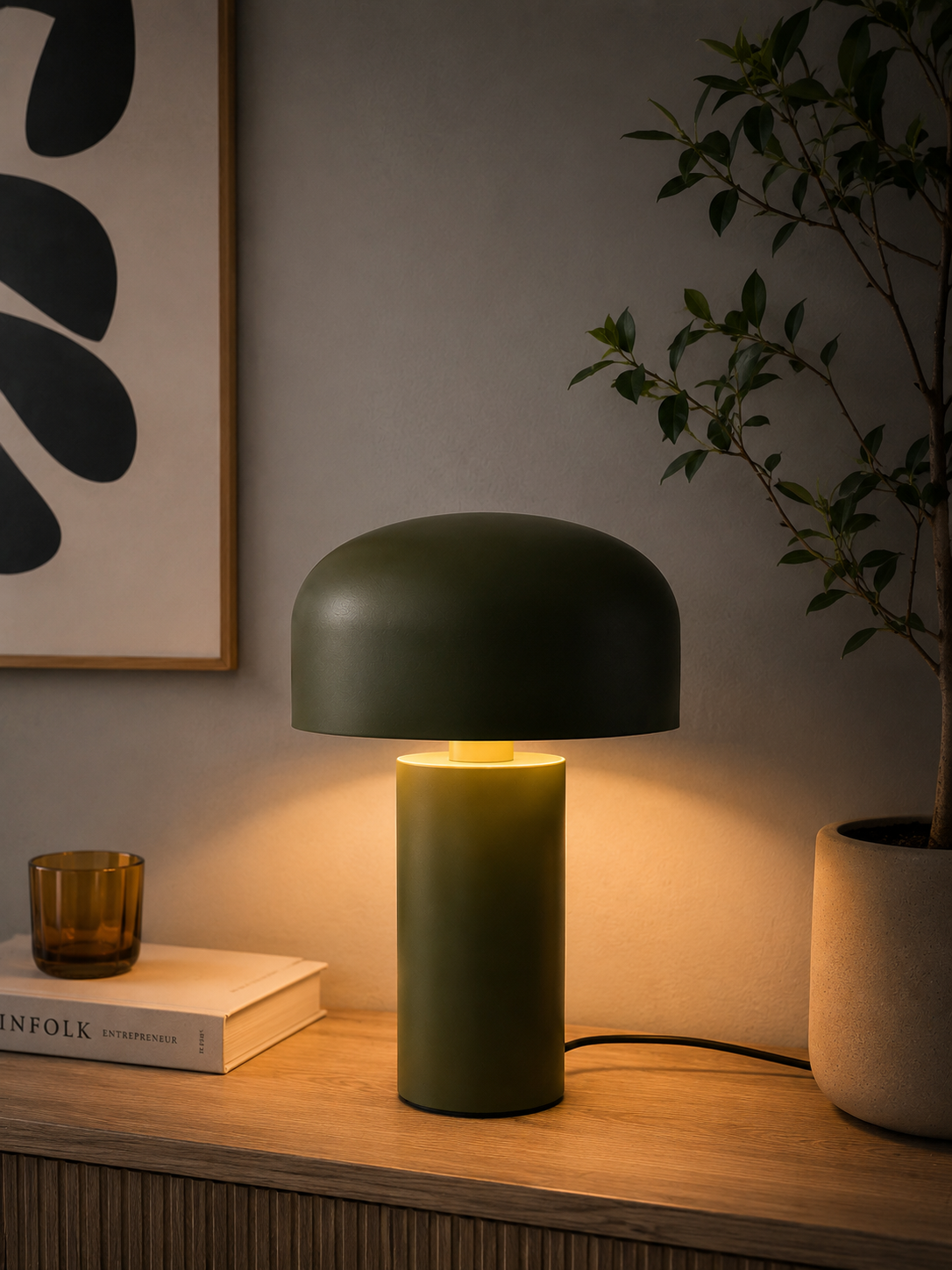 ASCEND 21 Moss Glow LED Tischlampe – Retro Designlampe in Olivgrün mit Metallschirm, modernes Ambientelicht für Wohnzimmer, Schlafzimmer, Nachttisch, Büro & Home Office