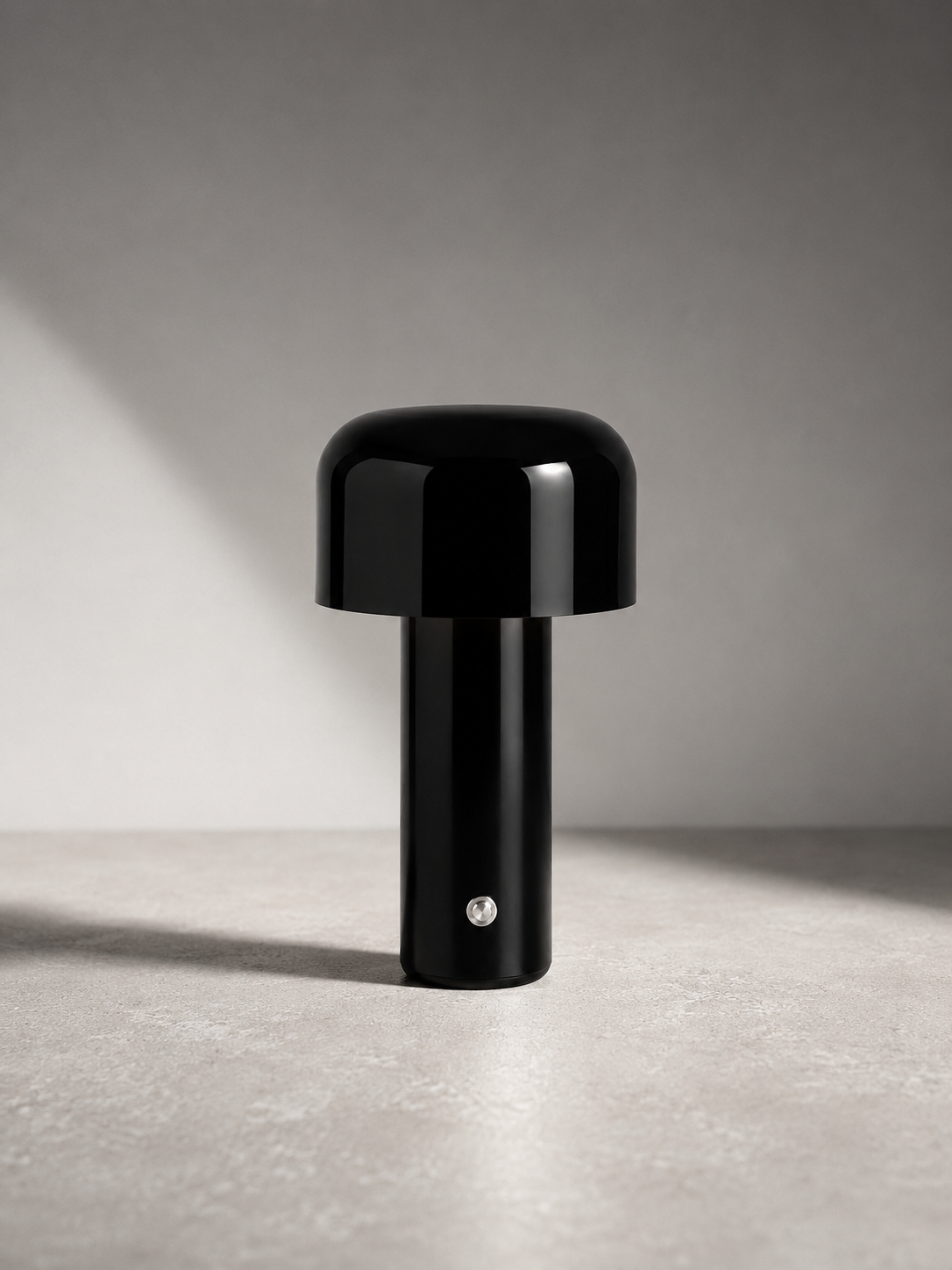 ASCEND 21 Arne Black – LED Tischlampe im skandinavischen Design – Schwarz, dimmbar & wiederaufladbar