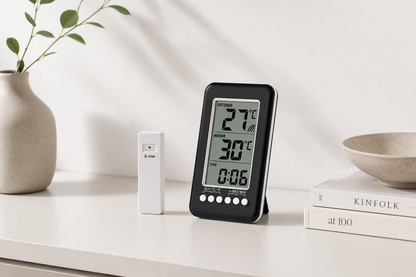 ASCEND 21 Funk-Thermometer mit Außensensor – Digitales Innen- & Außenthermometer mit LCD-Display, Funkübertragung, Min-/Max-Anzeige, Uhrzeit, Tischaufsteller & Wandmontage, Schwarz