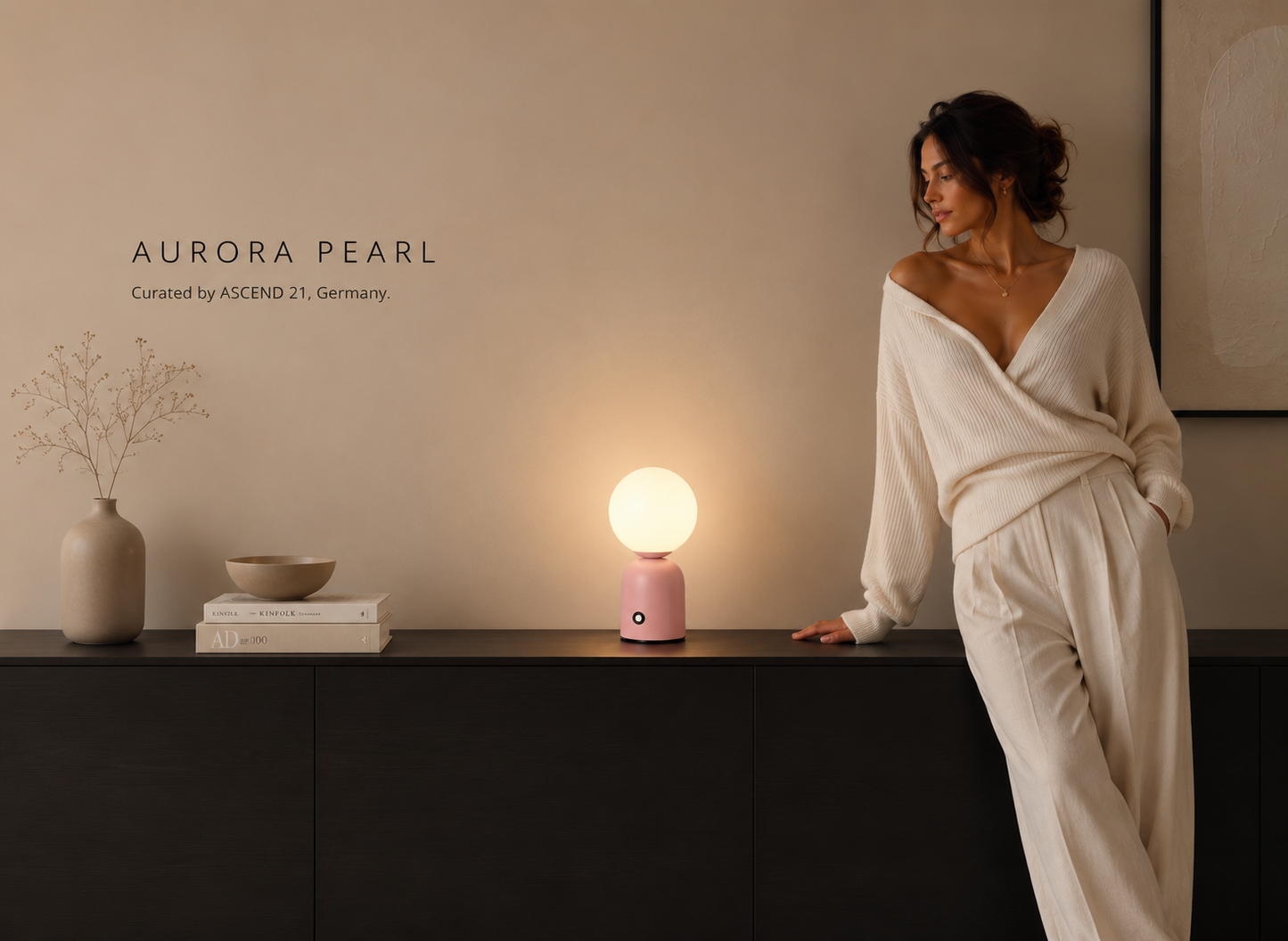 ASCEND 21 Aurora Pearl – Design-Tischlampe in Rosa – Kugellampe mit opalem Leuchtkopf – Minimalistische LED-Tischleuchte für Wohnzimmer, Schlafzimmer & Nachttisch – 23 x 8 cm