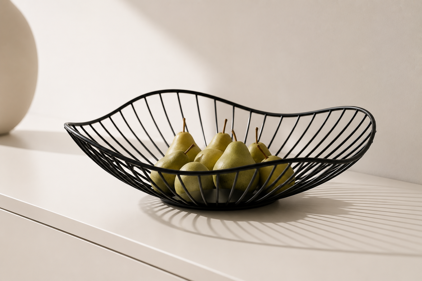 ASCEND 21 Nordic Wave – Design Obstkorb aus Metall – Dekorativer Brotkorb & Obstschale – Moderne Drahtschale in Mattschwarz – Minimalistische Dekoschale für Küche, Esstisch & Wohnzimmer – 37 cm