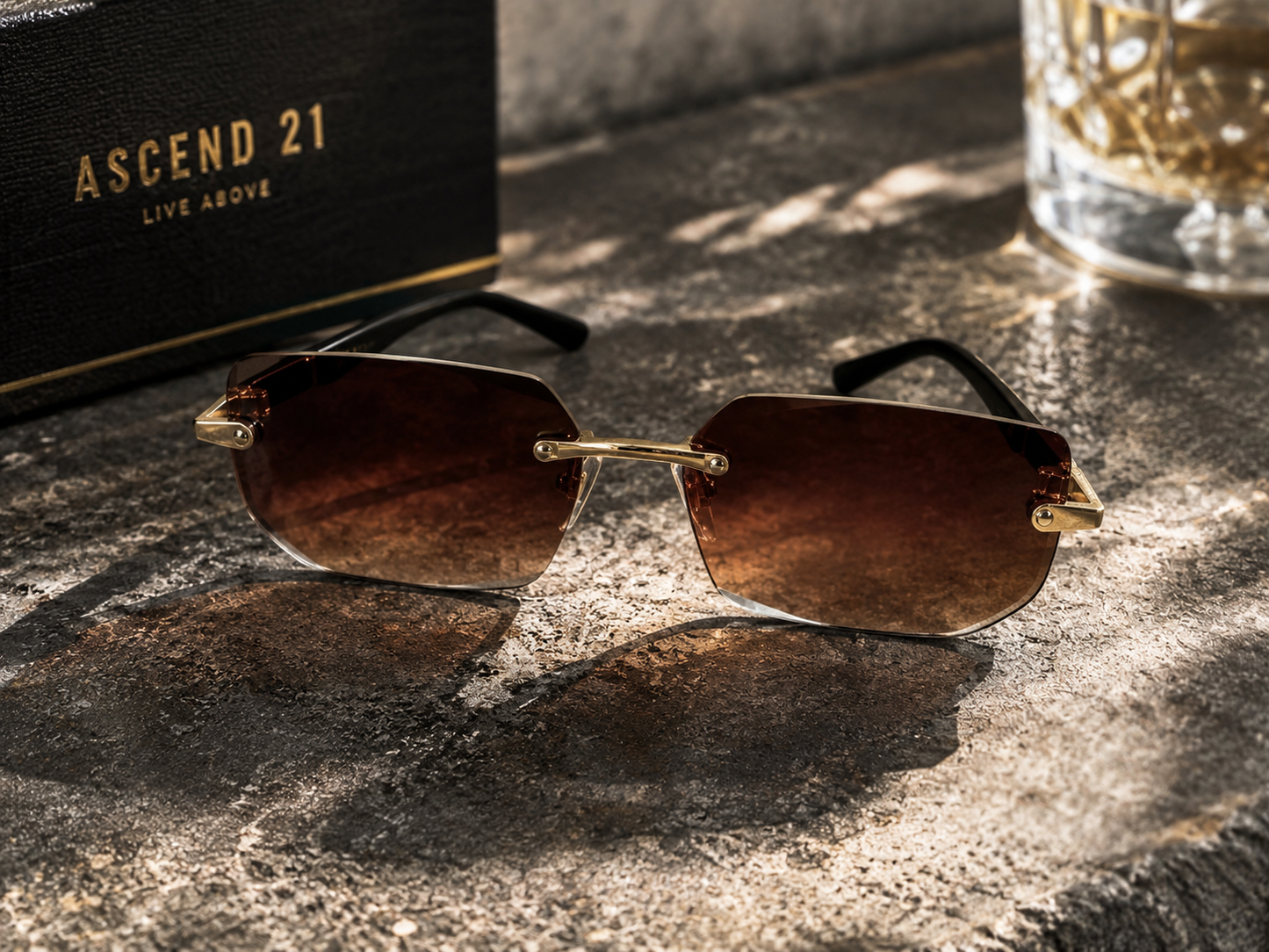 ASCEND 21 Retro Shade Deko-Sonnenbrille – Dunkelbraune Gläser im klassischen Vintage-Design – Stylische Dekobrille für Fotografie, Schaufenster, Requisiten & kreative Raumgestaltung