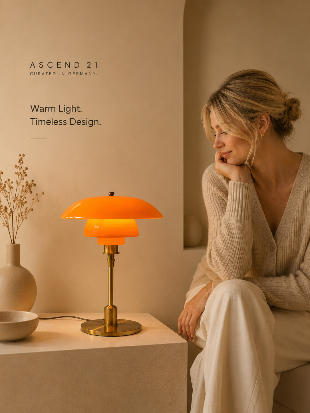 ASCEND 21 Aurora Brass – Design-Tischlampe in Bernstein & Gold