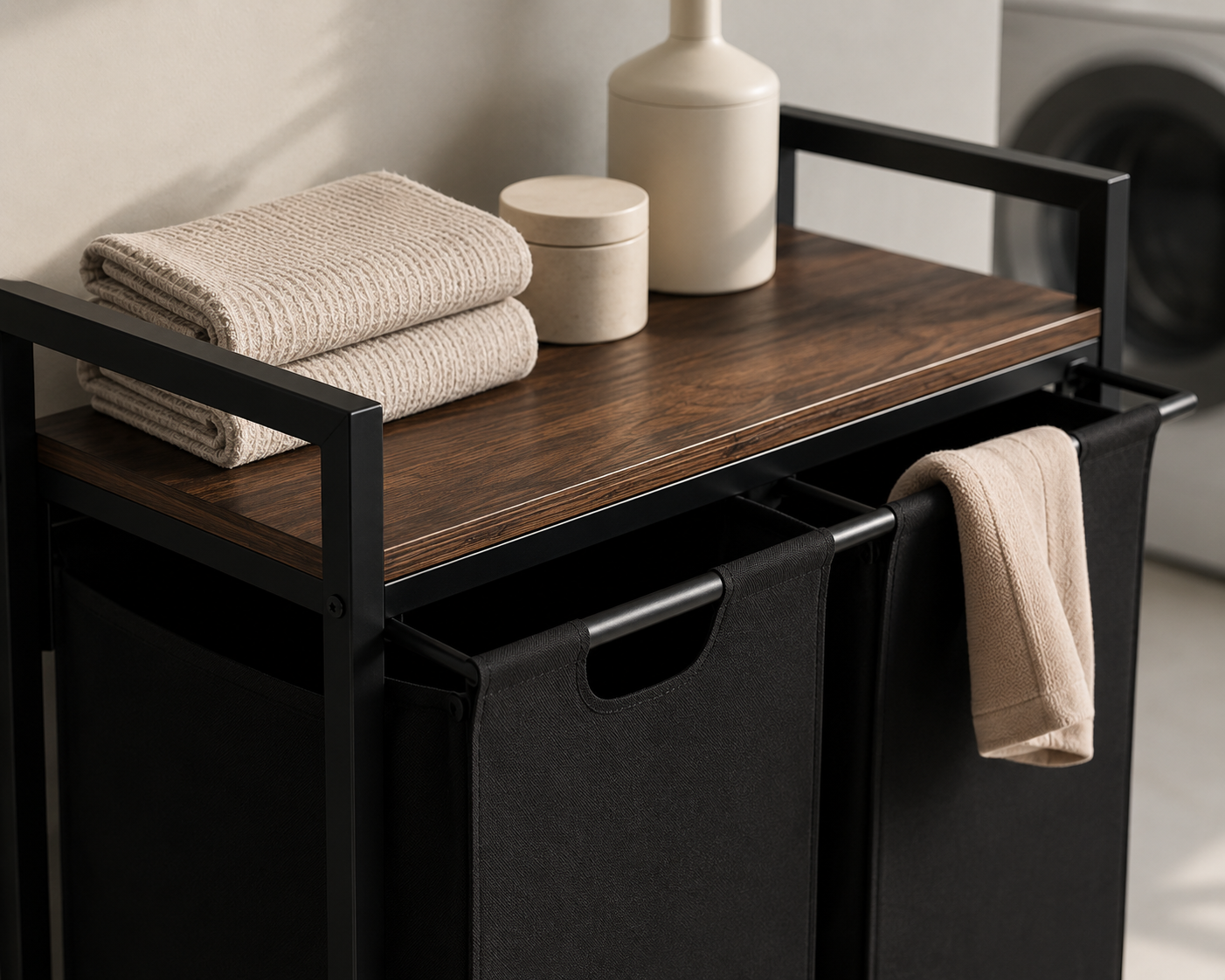 ASCEND 21 Nordic Sort – Wäschekorb mit 3 Fächern und Ablage – Moderner Wäschesammler mit herausnehmbaren Wäschesäcken – Metallgestell & Holzoptik – Platzsparender Wäschesortierer für Bad und Waschküche
