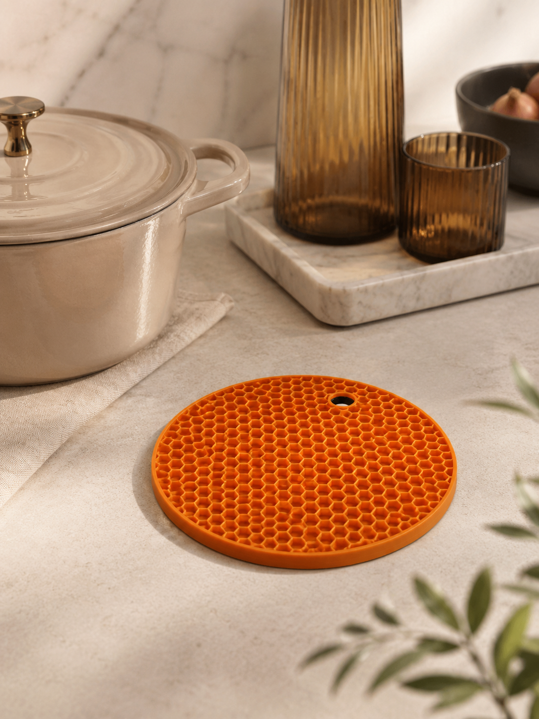 HEXORA MINI Topfuntersetzer Ø 14 cm – Hitzebeständiger Untersetzer mit Wabenstruktur – Rutschfester Küchenuntersetzer für Töpfe, Pfannen & Kannen – Kompakt, Modern & Pflegeleicht