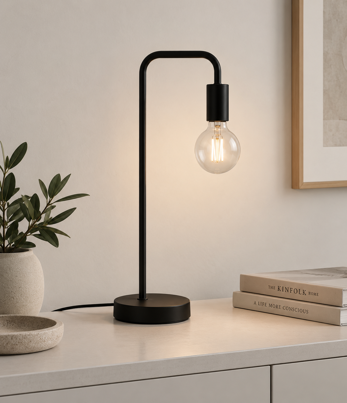 ASCEND 21 ARC BLACK™ Tischlampe Schwarz – 51 cm hohe Design-Tischleuchte aus Metall – Minimalistische Leuchte für Wohnzimmer, Schlafzimmer, Sideboard & Schreibtisch – ohne Leuchtmittel