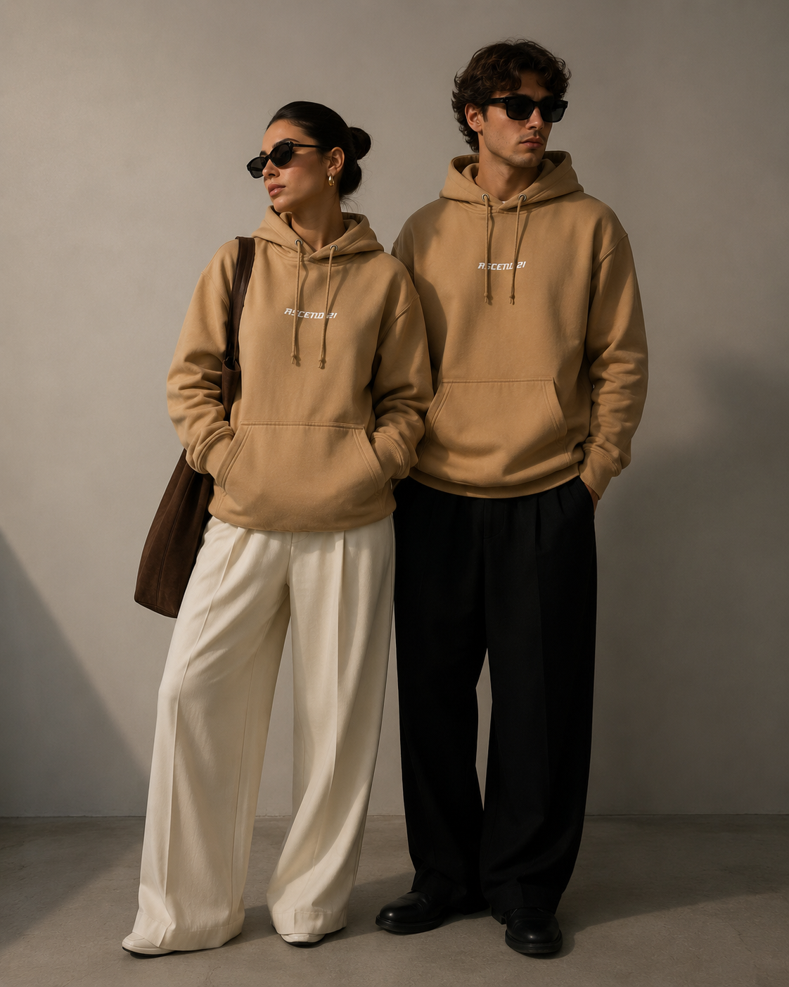 ASCEND 21 Essential Hoodie Herren & Damen – Premium Unisex Kapuzenpullover aus Baumwollmischung – Streetwear Hoodie mit Kängurutasche – Regular Fit – Sand/Camel