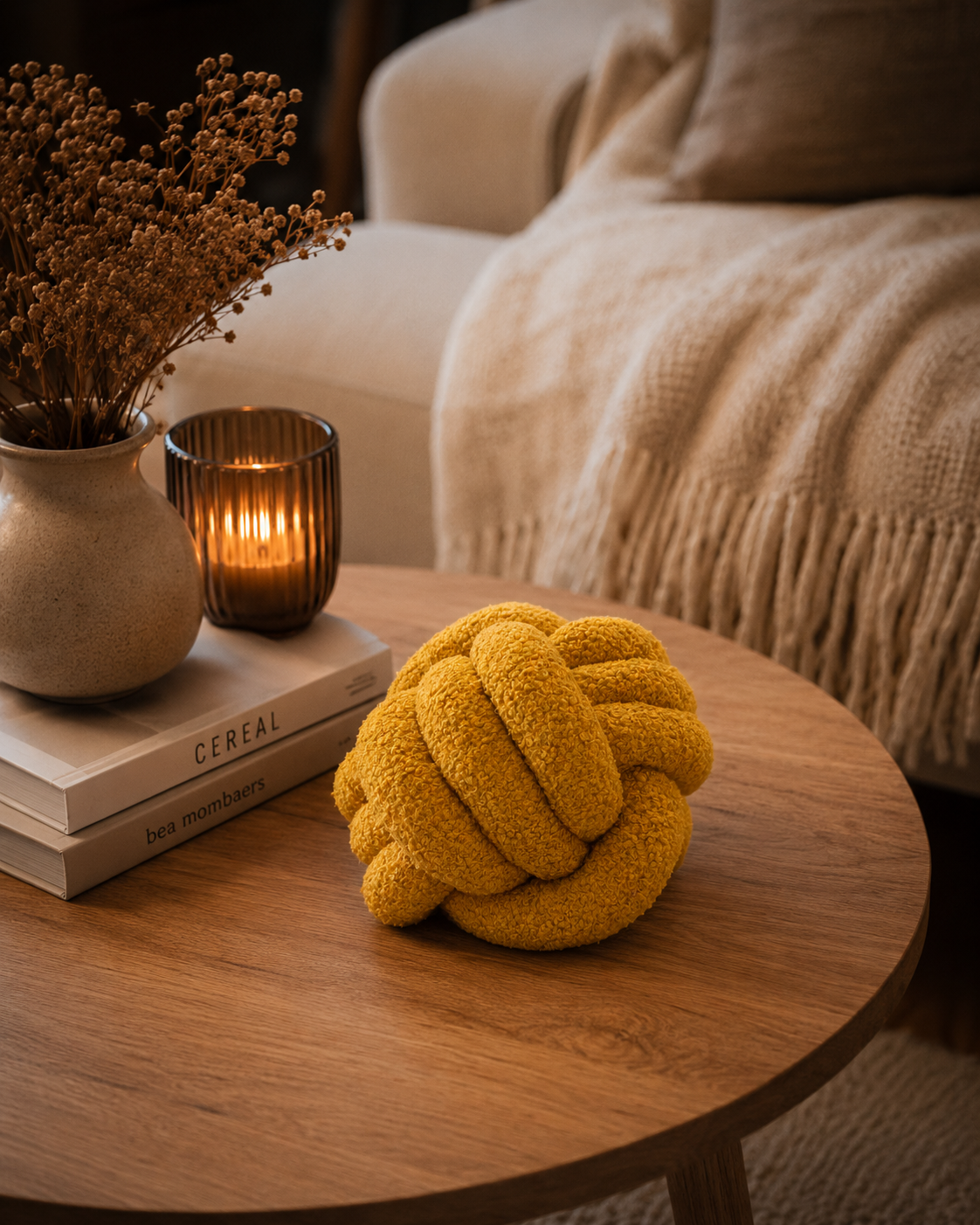 ASCEND 21 Knotenkissen Curry – Dekokissen in modernem Design, weiches Sofakissen, Zierkissen für Sofa, Bett & Wohnzimmer Deko, Curryfarbenes Wohnaccessoire