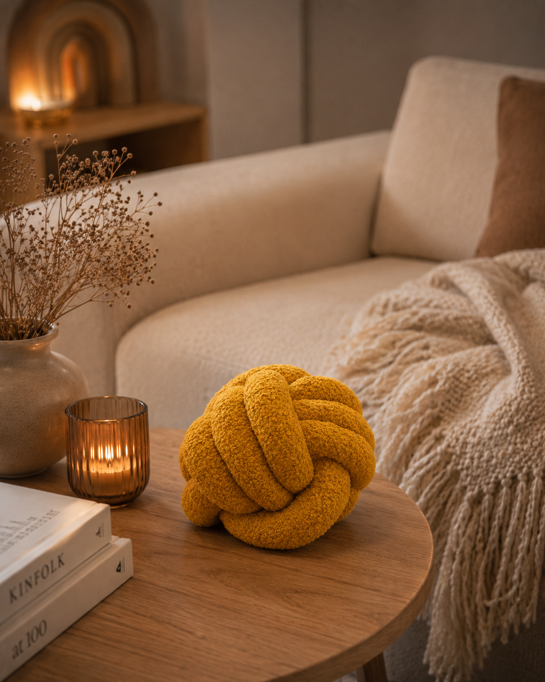 ASCEND 21 Knotenkissen Curry – Dekokissen in modernem Design, weiches Sofakissen, Zierkissen für Sofa, Bett & Wohnzimmer Deko, Curryfarbenes Wohnaccessoire