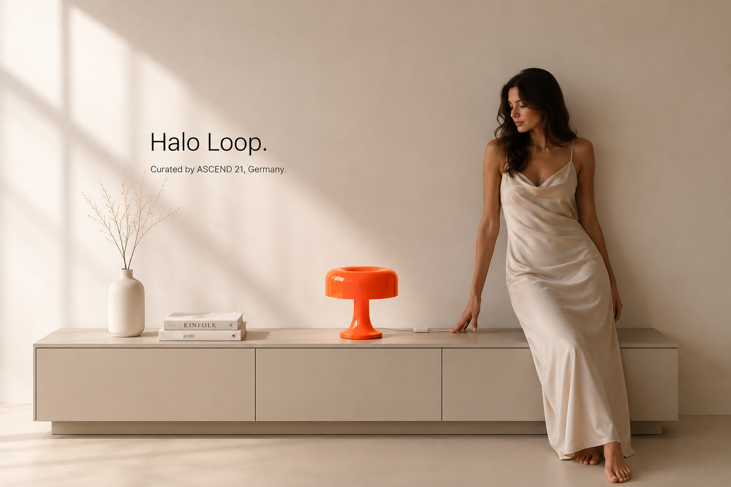 ASCEND 21 Halo Loop – Orange Design-Tischlampe – Moderne Tischlampe im Retro & Mid-Century Stil – 24,5 cm – Statement-Leuchte für Wohnzimmer, Schlafzimmer & Sideboard
