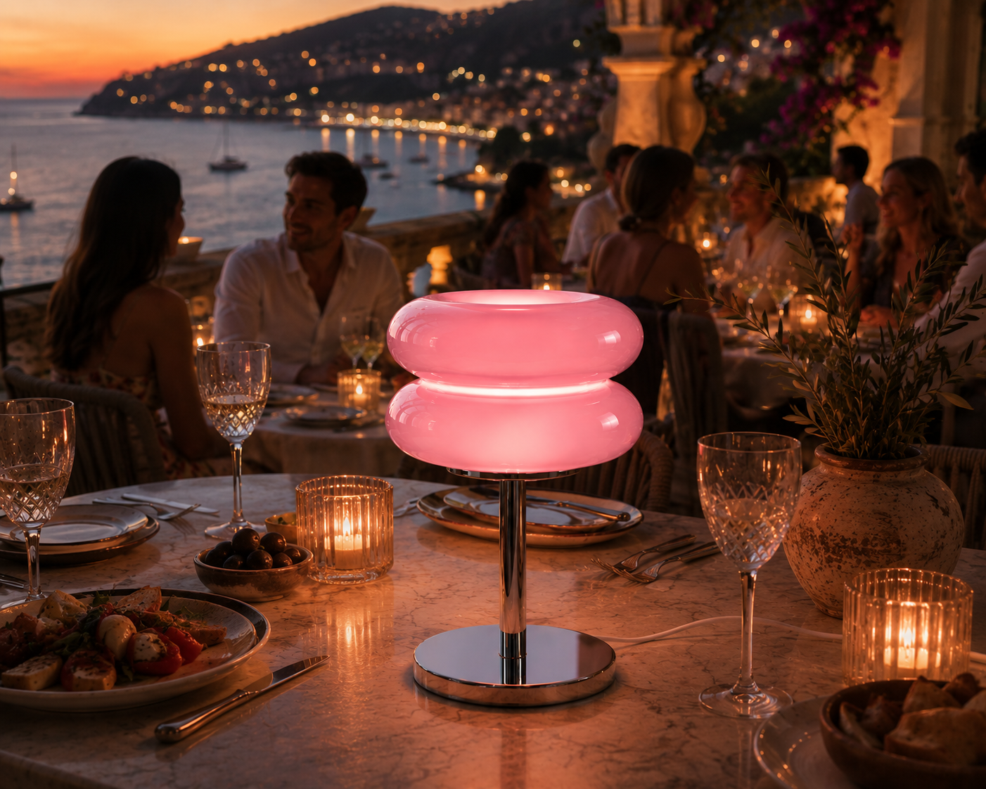 ASCEND 21 Aurora Blush Tischlampe Rosa – Retro Glaslampe mit warmem Ambientelicht – Design Tischleuchte im Vintage Stil für Schlafzimmer, Wohnzimmer & modernes Interior