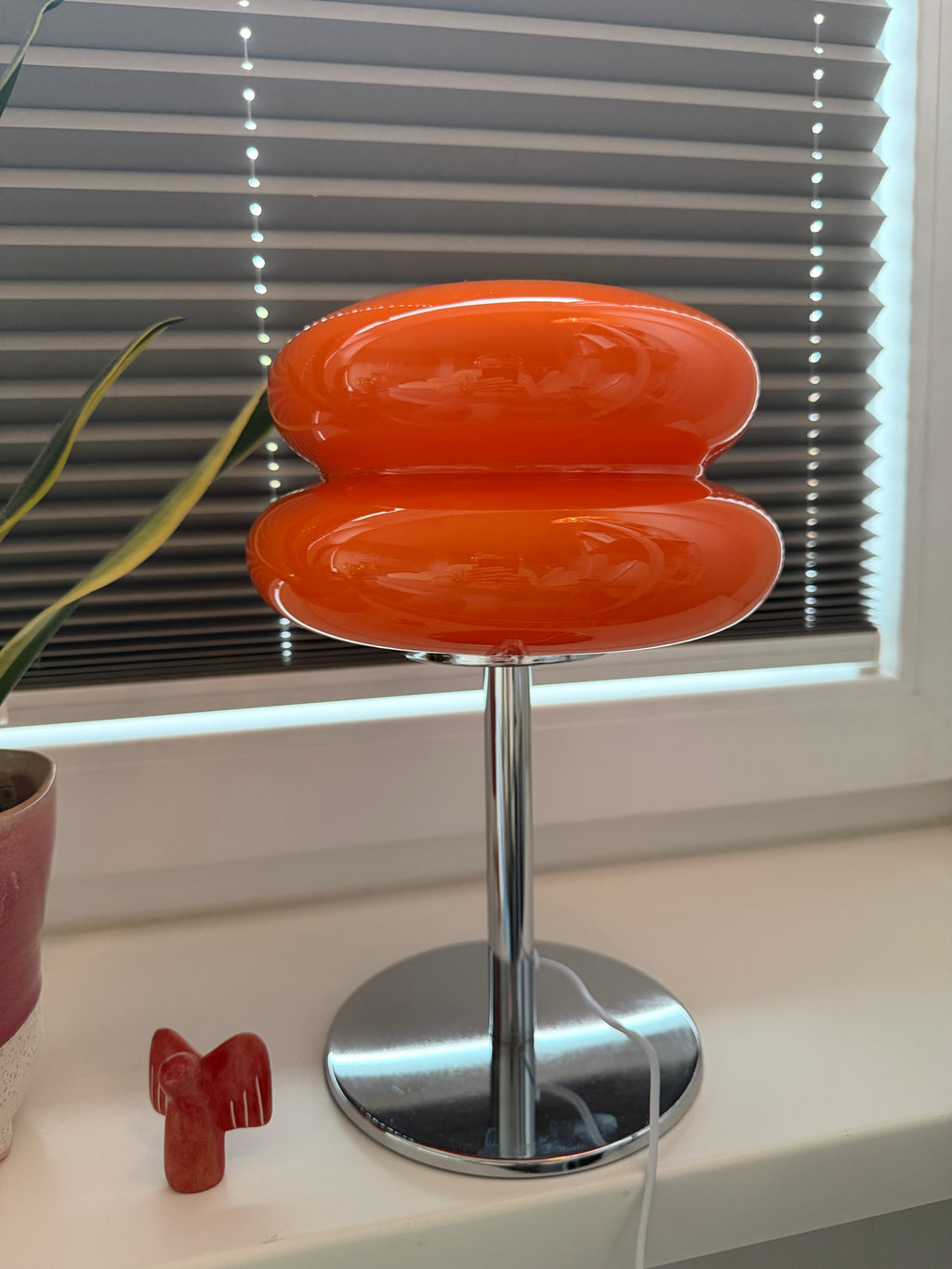 Aurora Flame - Tischlampe - Chromfuß & Kabel – Retro Look