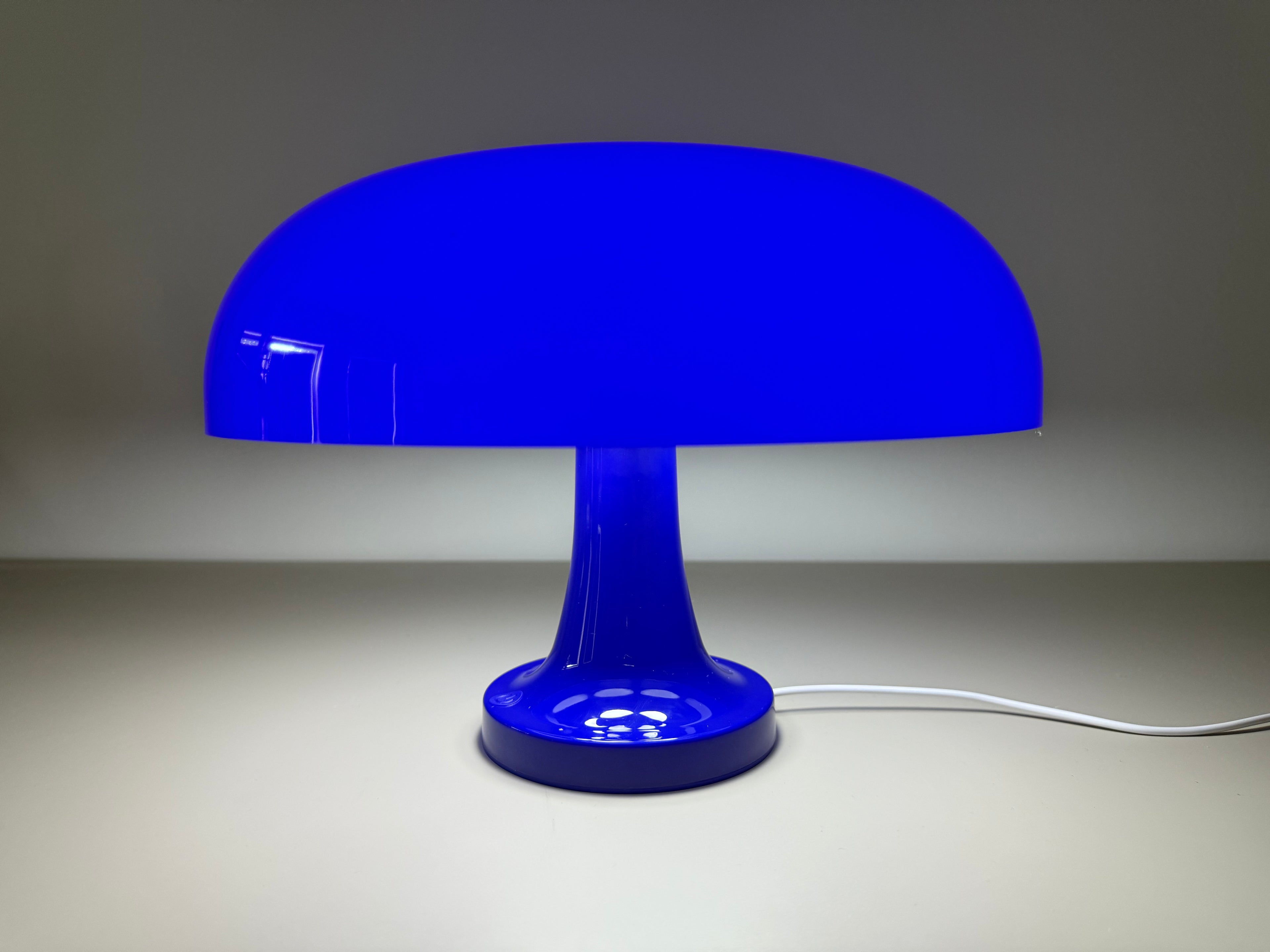 LUMINA COBALTO – Blaue Pilzlampe mit Kabel im Retro-Design