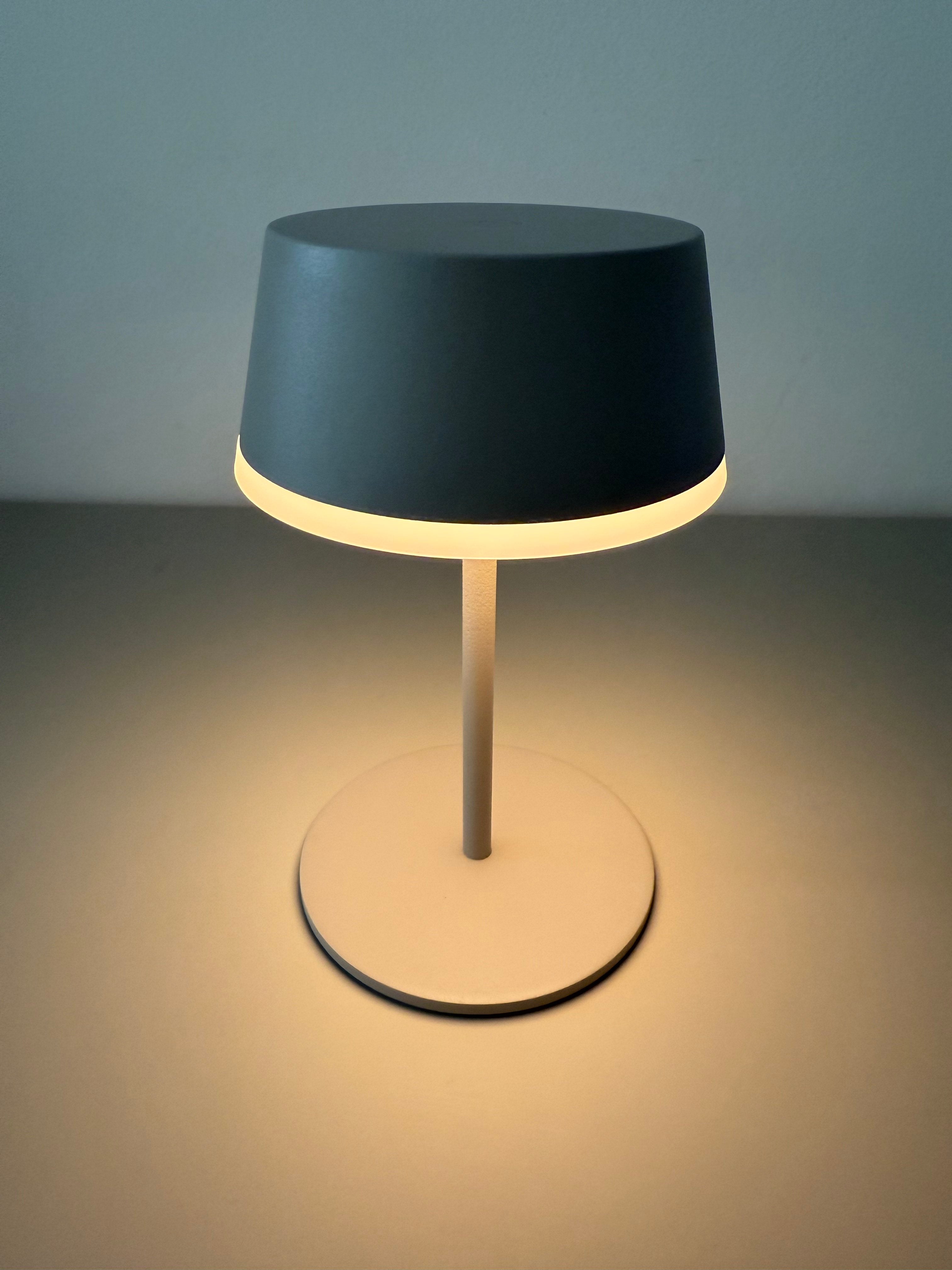 Noor Sand – Minimalistische Akku-Tischlampe in Sandfarbe | Modernes Design & warmes Licht