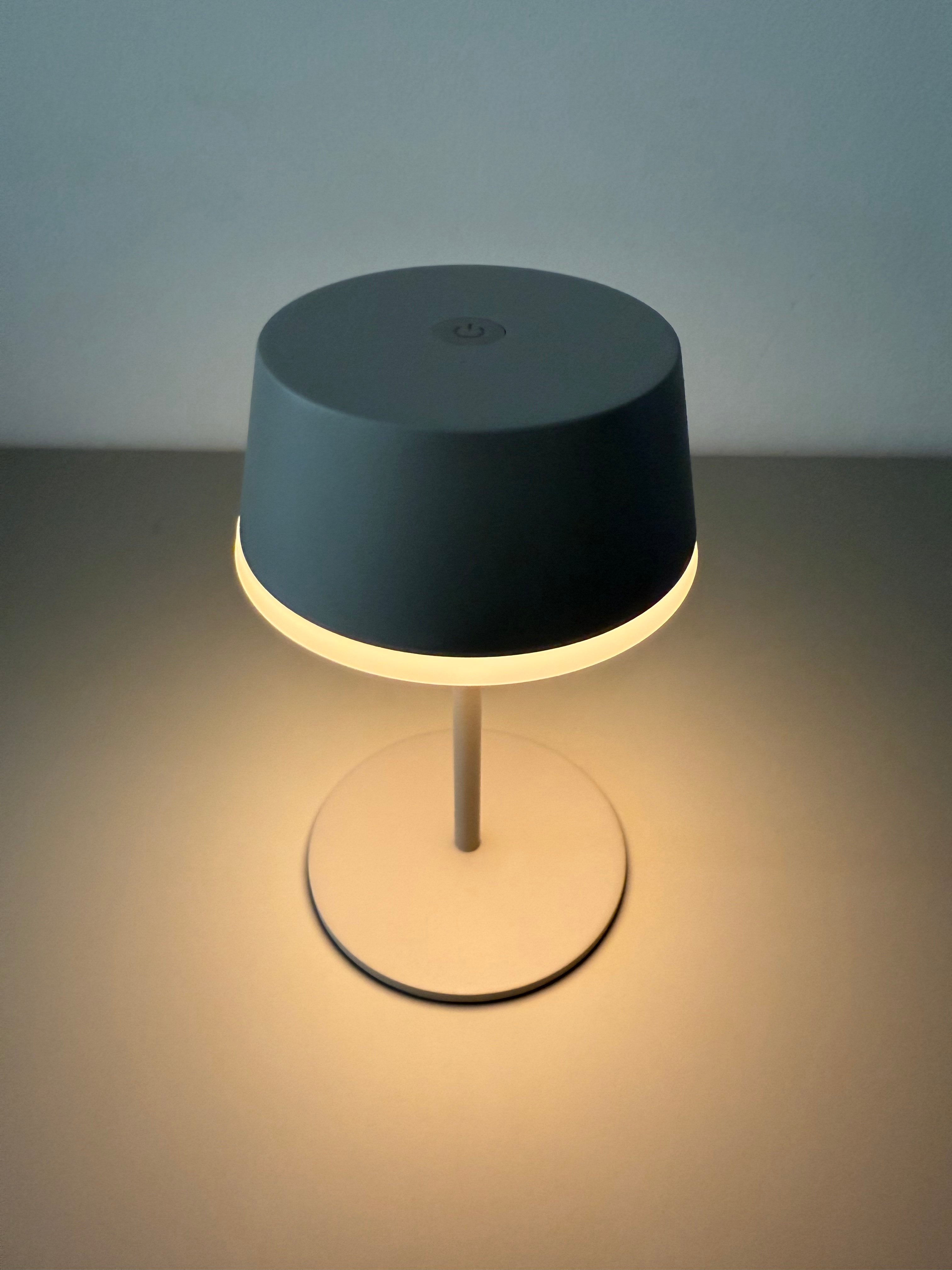 Noor Sand – Minimalistische Akku-Tischlampe in Sandfarbe | Modernes Design & warmes Licht