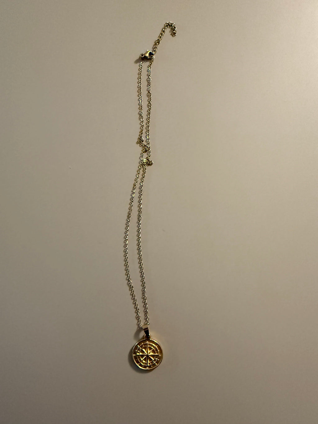 Compass Gold – Edle Kompass-Kette mit Bedeutung