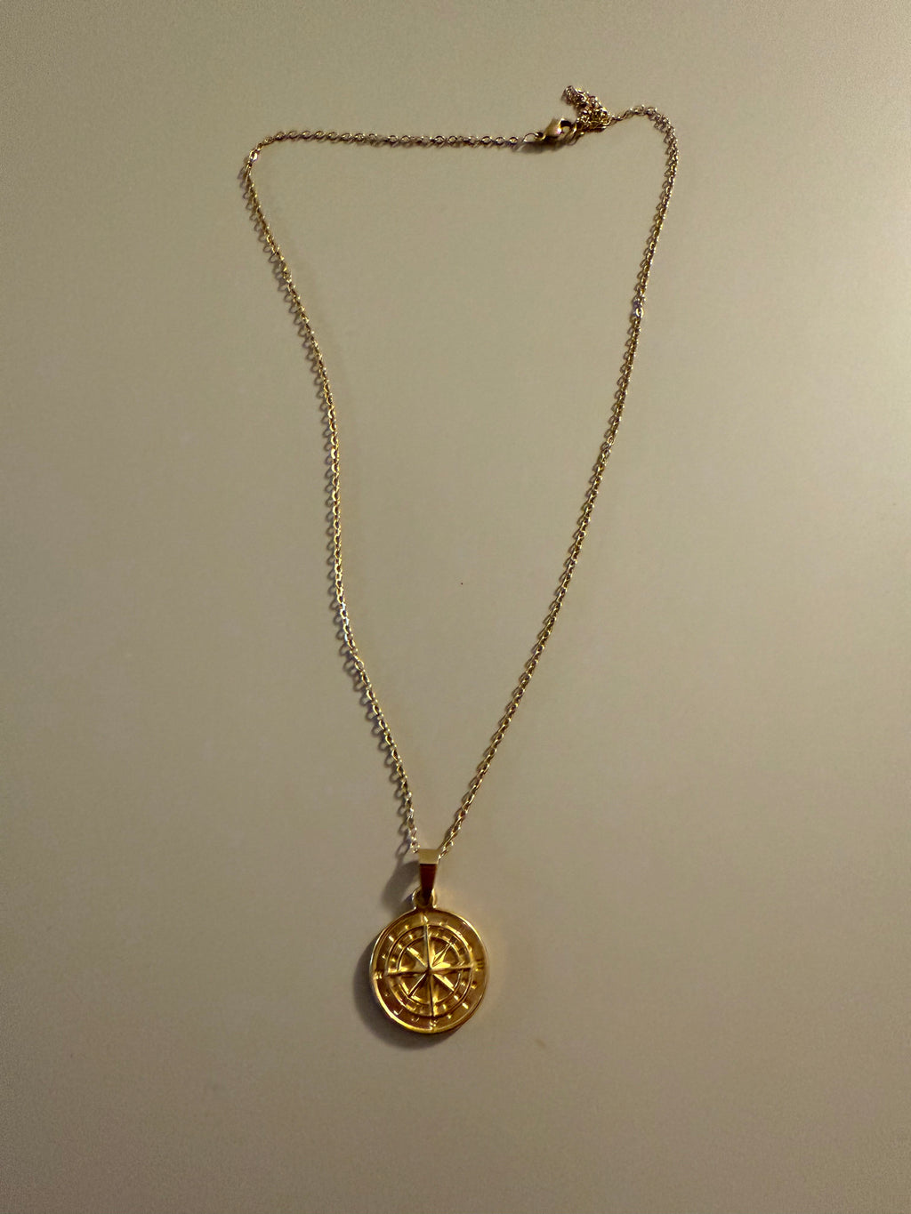 Compass Gold – Edle Kompass-Kette mit Bedeutung