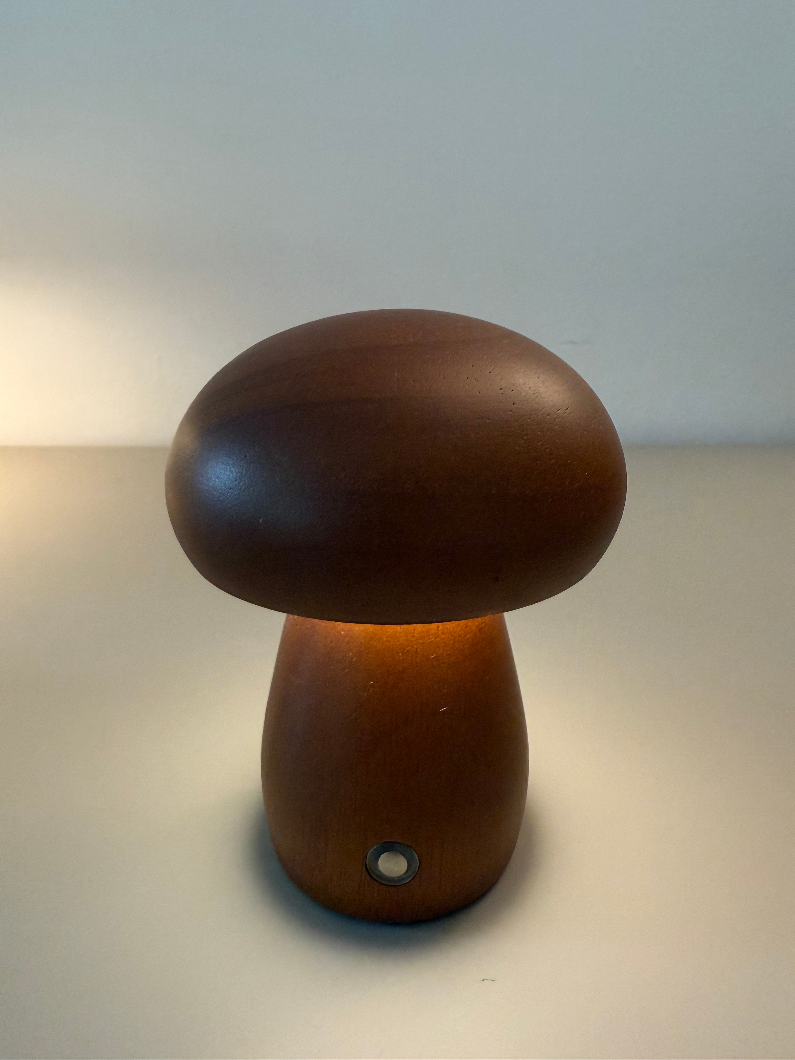 Mini Akku-Pilzlampe "Amber Wood" - edles Design
