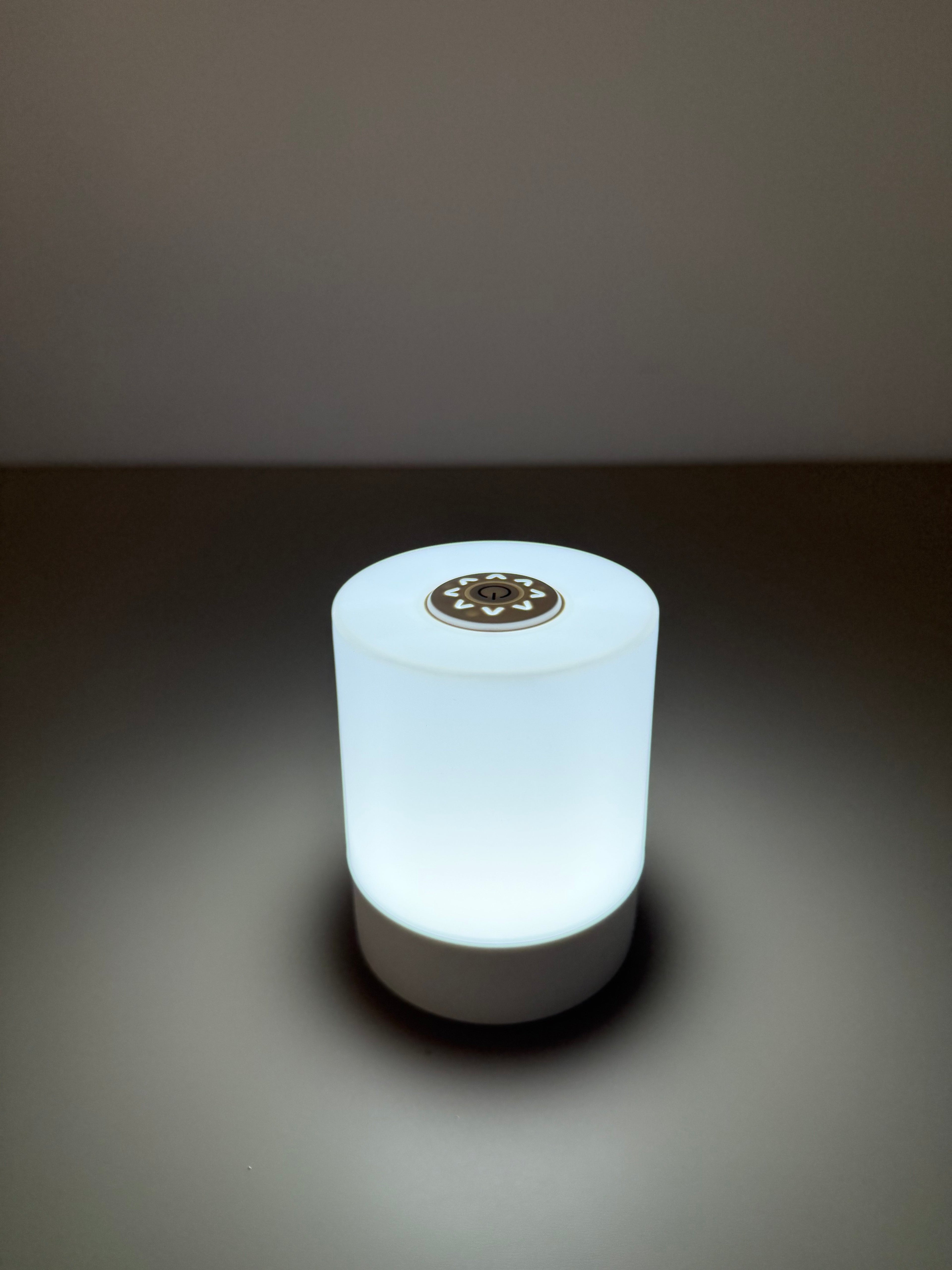 Lumi Pure - Weiße Akku-Nachtlichtlampe