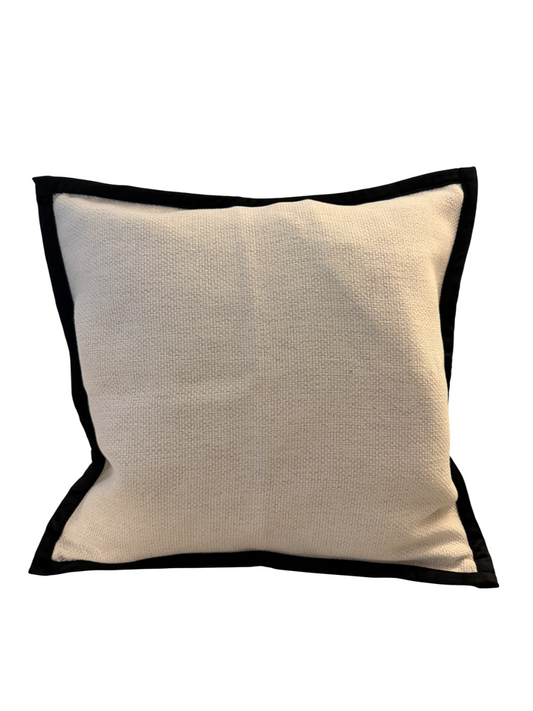 Maison Blanc - Weißes Dekokissen im französischen Stil