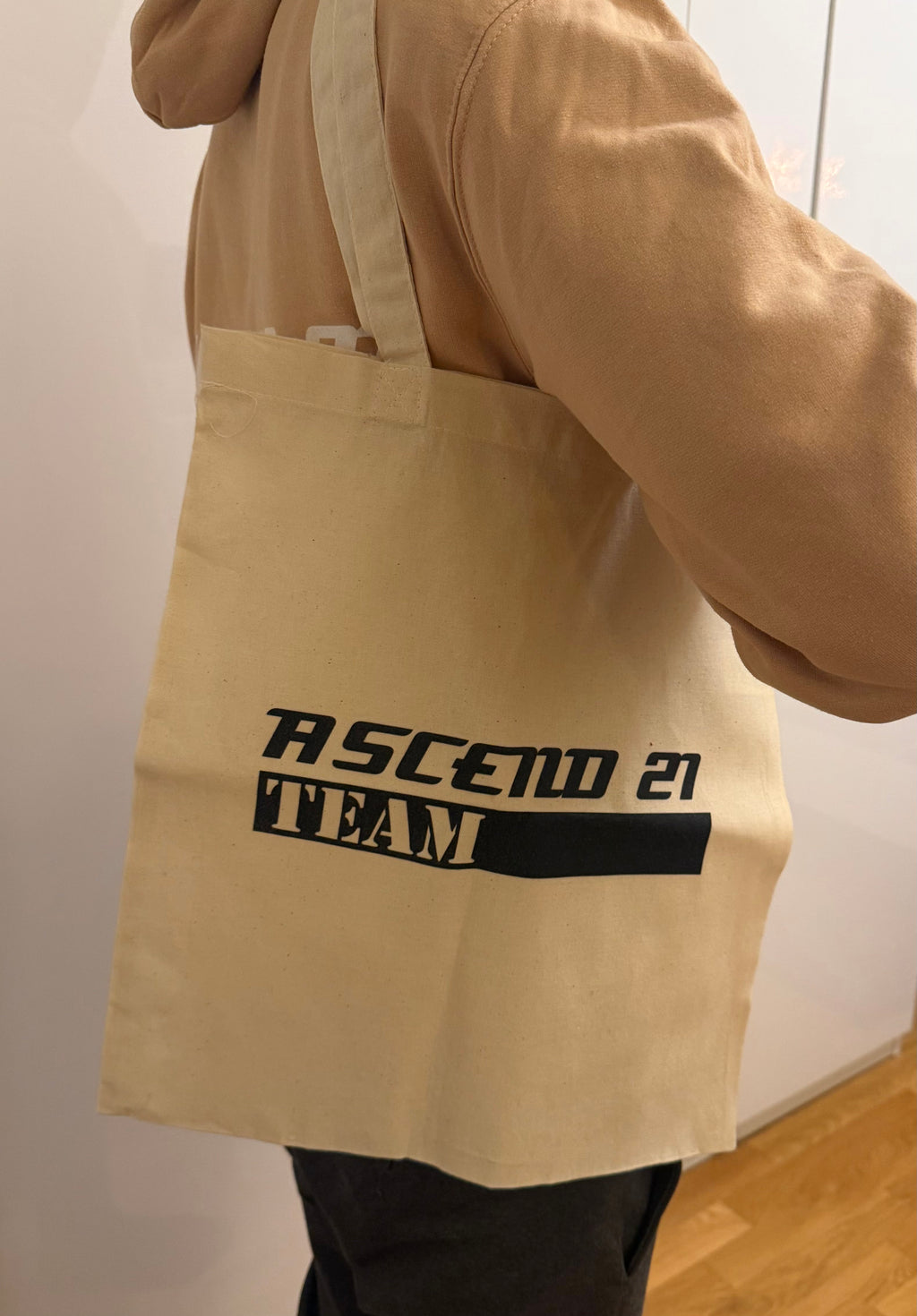 Ascend 21 TEAM Jutebeutel - Urban Canvas Bag mit Statement-Print