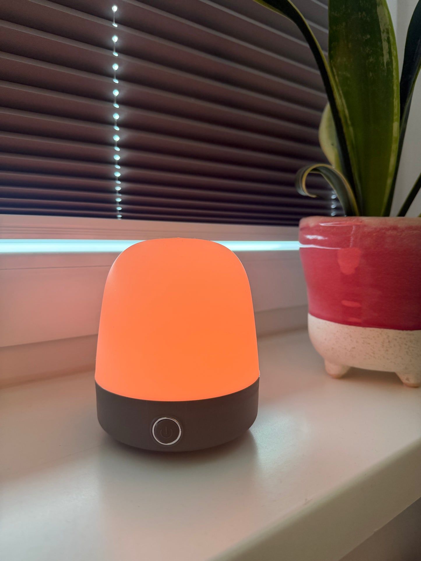 LUMA Sphere™ – Dimmable LED Akkulampe | 3 Lichtfarben | Mobil & Modern | Sand • Dunkelgrün • Dunkelgrau