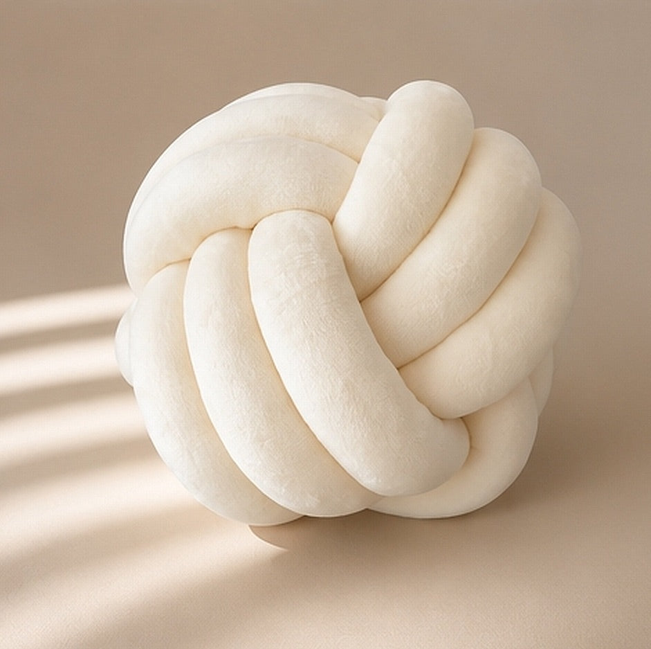 Limitiertes Twist Pure Knotenkissen Weiß – stylisch & gemütlich